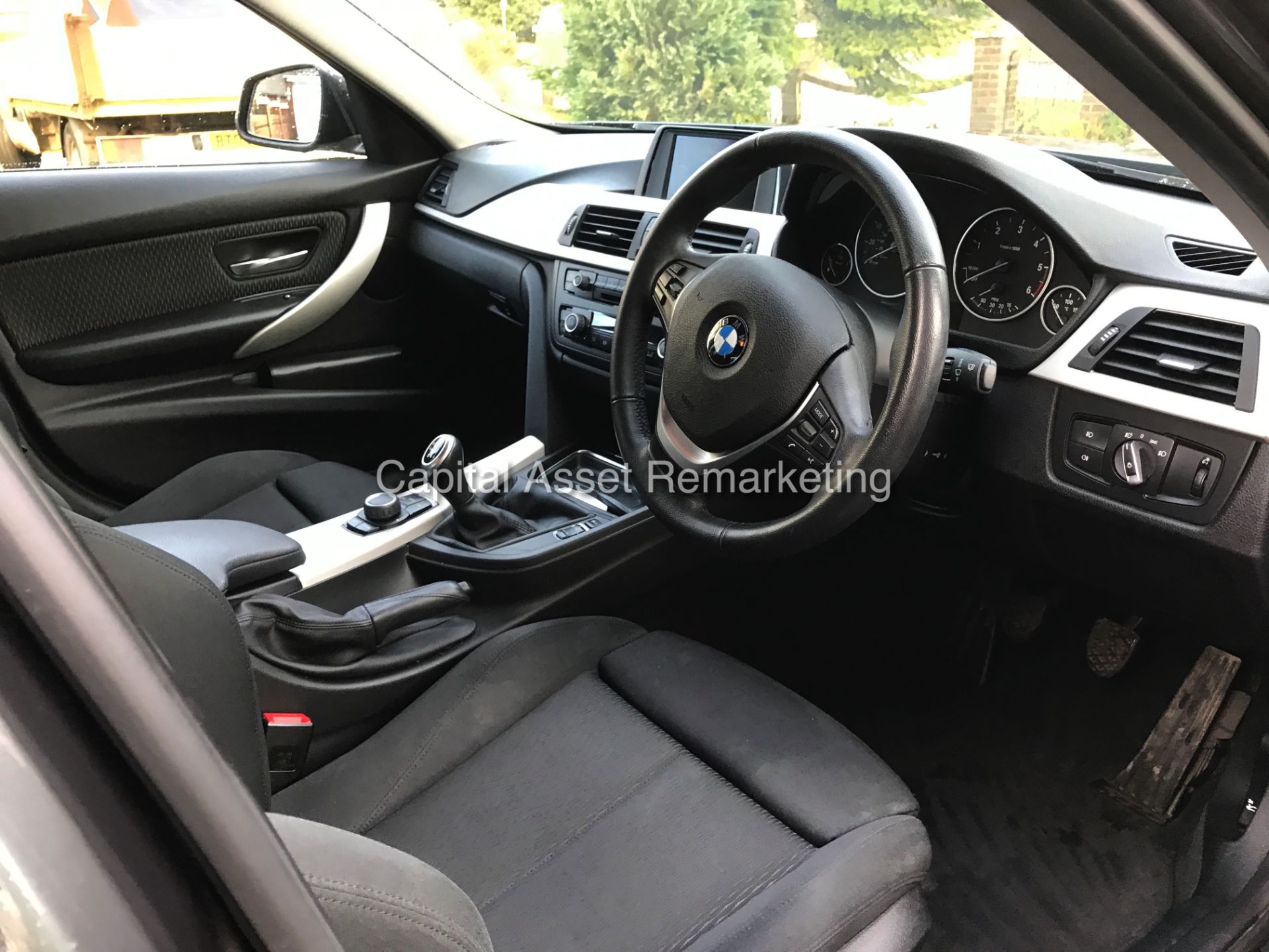 (On sale) BMW 320D "SE EDITION" SALOON (2013 MODEL) 1 OWNER -BMW HISTORY -STOP / START /MASSIVE SPEC - Image 10 of 23