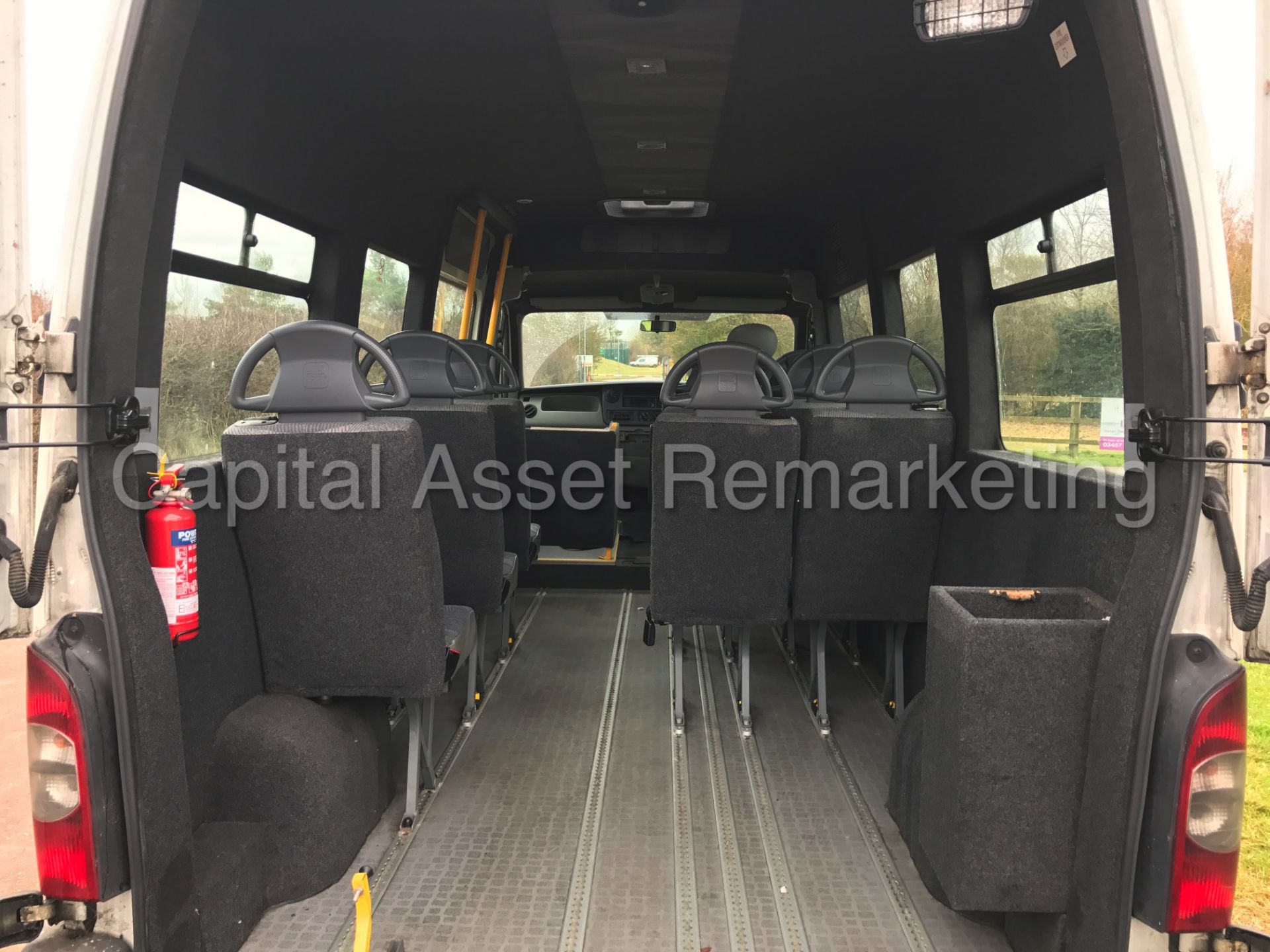 RENAULT MASTER '12 SEATER BUS' (2006 MODEL) '2.5Dci - 6 SPEED - FULLY ACCESSIBLE - WHEEL CHAIR LIFT' - Image 14 of 22