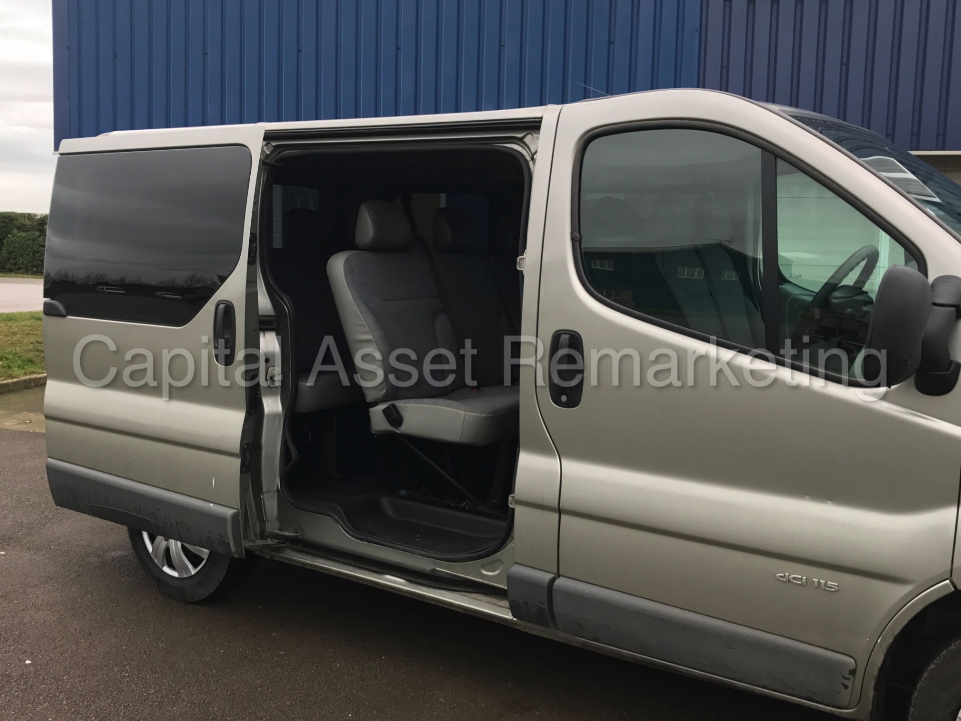 RENAULT TRAFIC SL29 '9 SEATER BUS' (2007) '1.9 DCI - 115 PS - 6 SPEED - A/C' (NO VAT - SAVE 20%) - Image 13 of 26