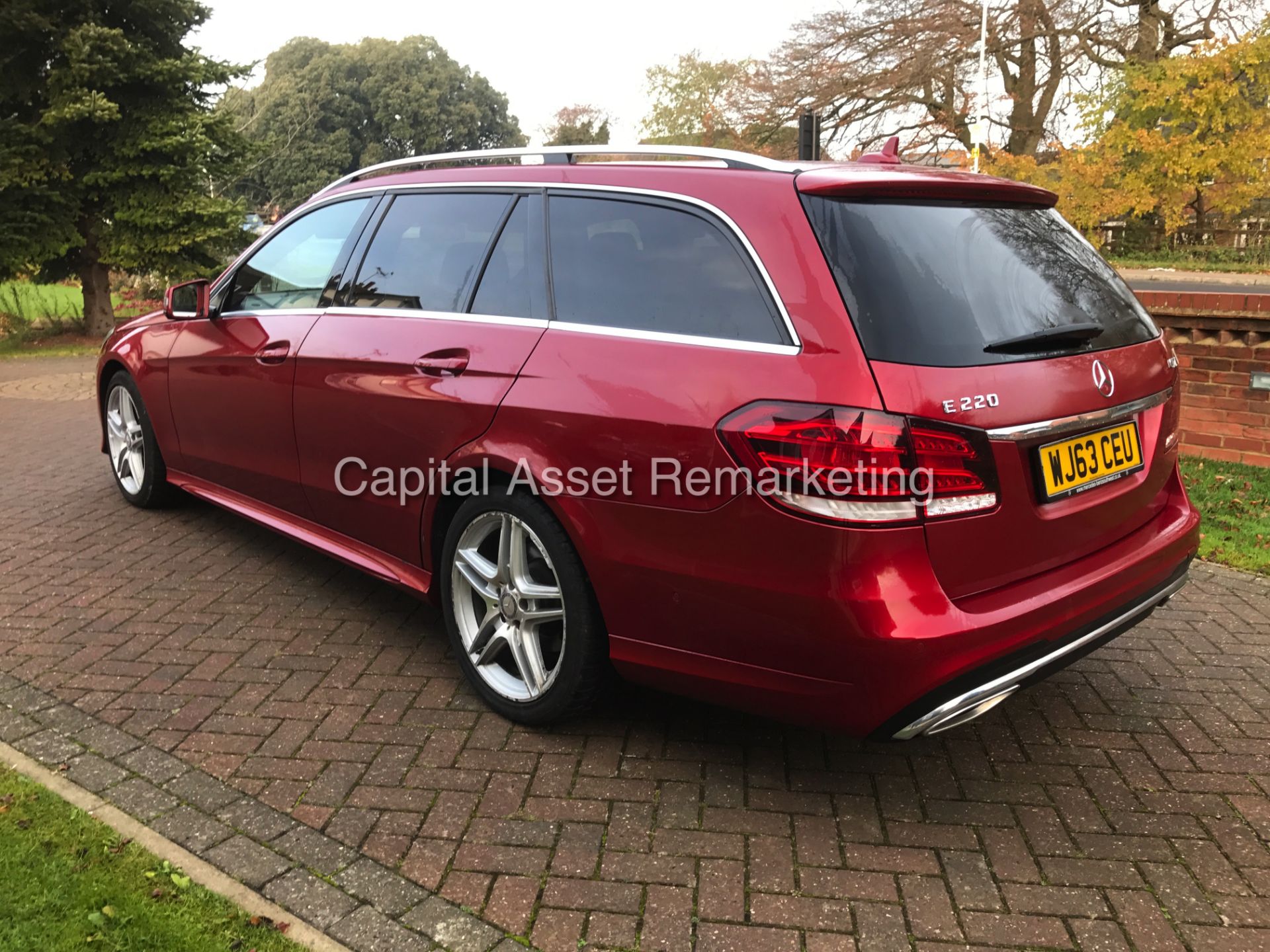 (On sale) MERCEDES E220CDI AMG SPORT ESTATE (2014) MODEL NEW SHAPE -MASSIVE SPEC -1 OWNER -SAT NAV - Image 5 of 19