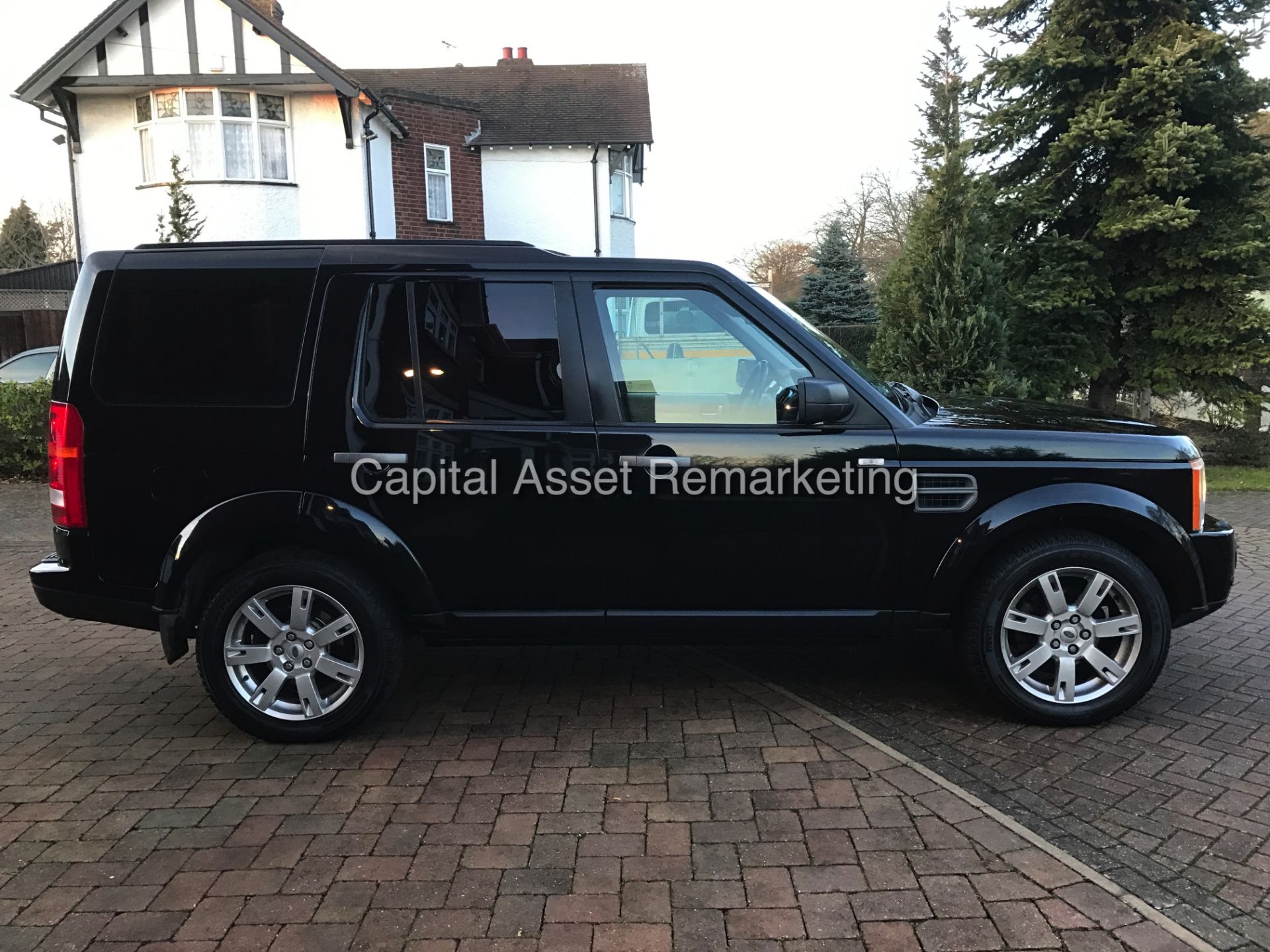 LANDROVER DISCOVERY 3 "TDV6" AUTO - (BLACK EDITION) - 09 REG - SAT NAV - LEATHER - 7 SEATER - WOW!! - Image 4 of 30