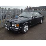 A 1998 Bentley Brooklands R Mulliner limited edition number 75/100, registration number R2 PNO,