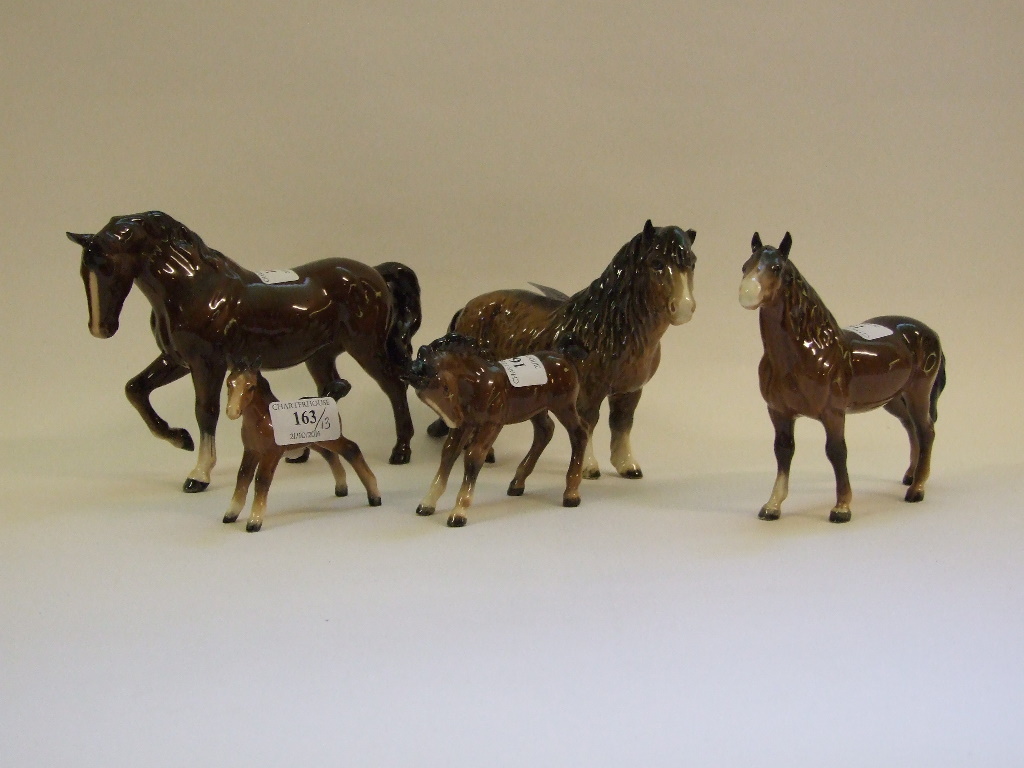A Beswick Connoisseur Morgan Stallion, 2605 (ear chipped), a Black Beauty, 2466, - Image 10 of 14