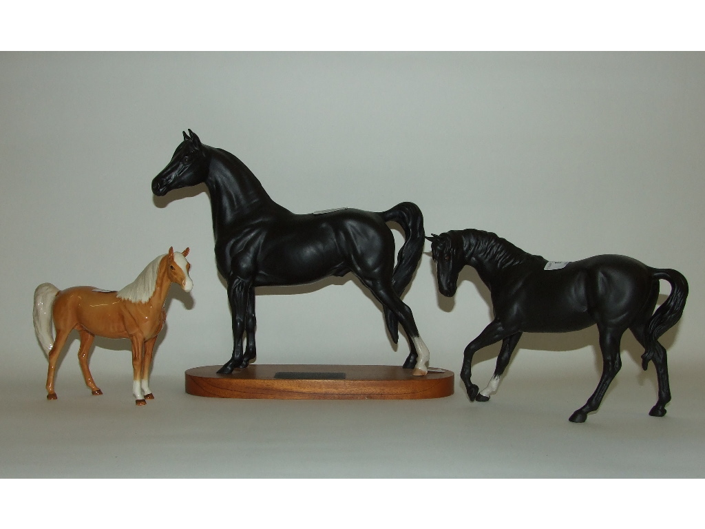 A Beswick Connoisseur Morgan Stallion, 2605 (ear chipped), a Black Beauty, 2466, - Image 2 of 14