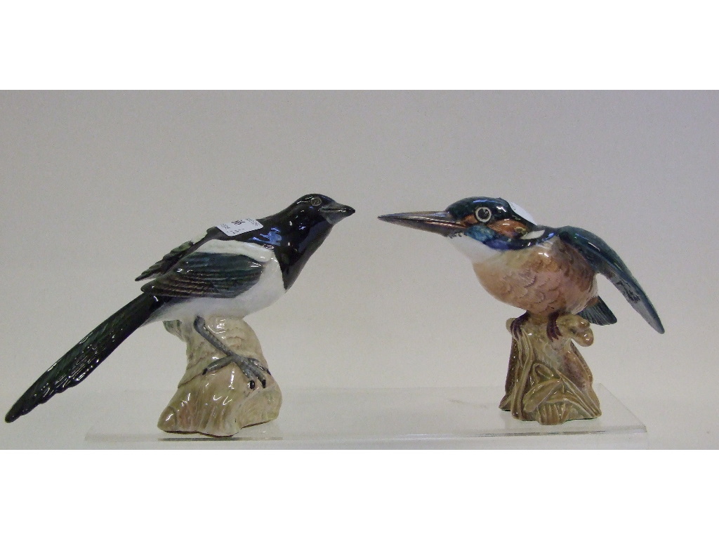 A Beswick Magpie, 2305, and a Kingfisher, 2371, - Image 3 of 3
