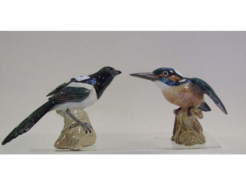 A Beswick Magpie, 2305, and a Kingfisher, 2371, - Image 2 of 3