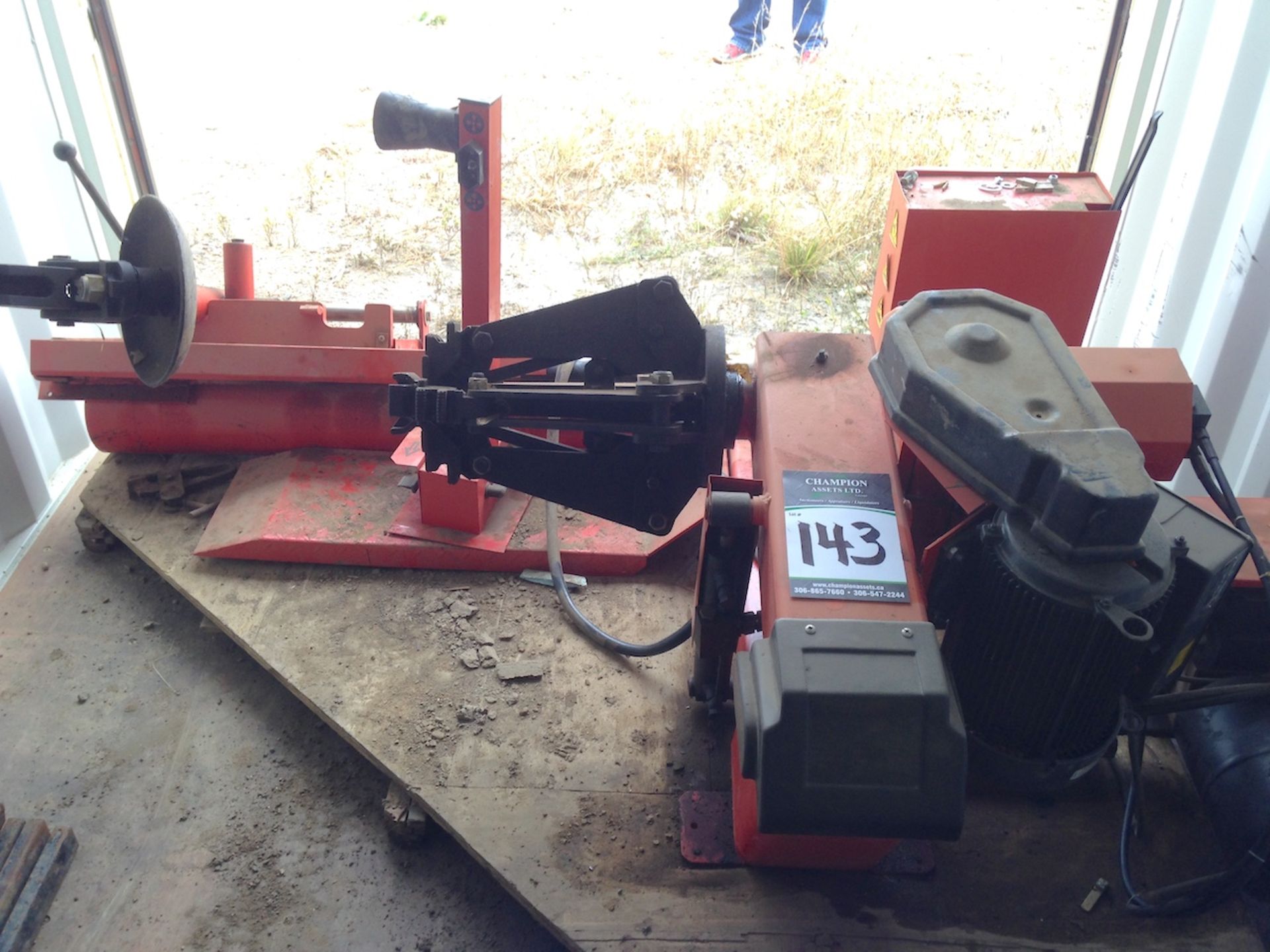 Big Red TZ -650 large truck tire changer - Bild 8 aus 8