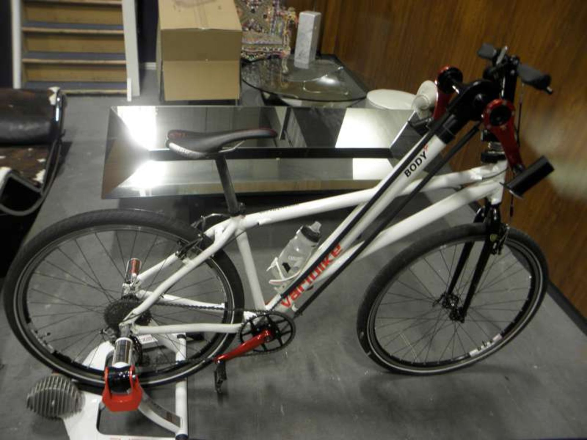 10 SPEED BODY 4 VARIBIKE WITH AN ELITE QUBO TURBO TRAINER STAND