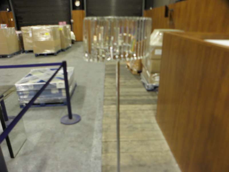 ELEGANT FLOOR LAMP WITH ACRYLIC PRISM SHADE