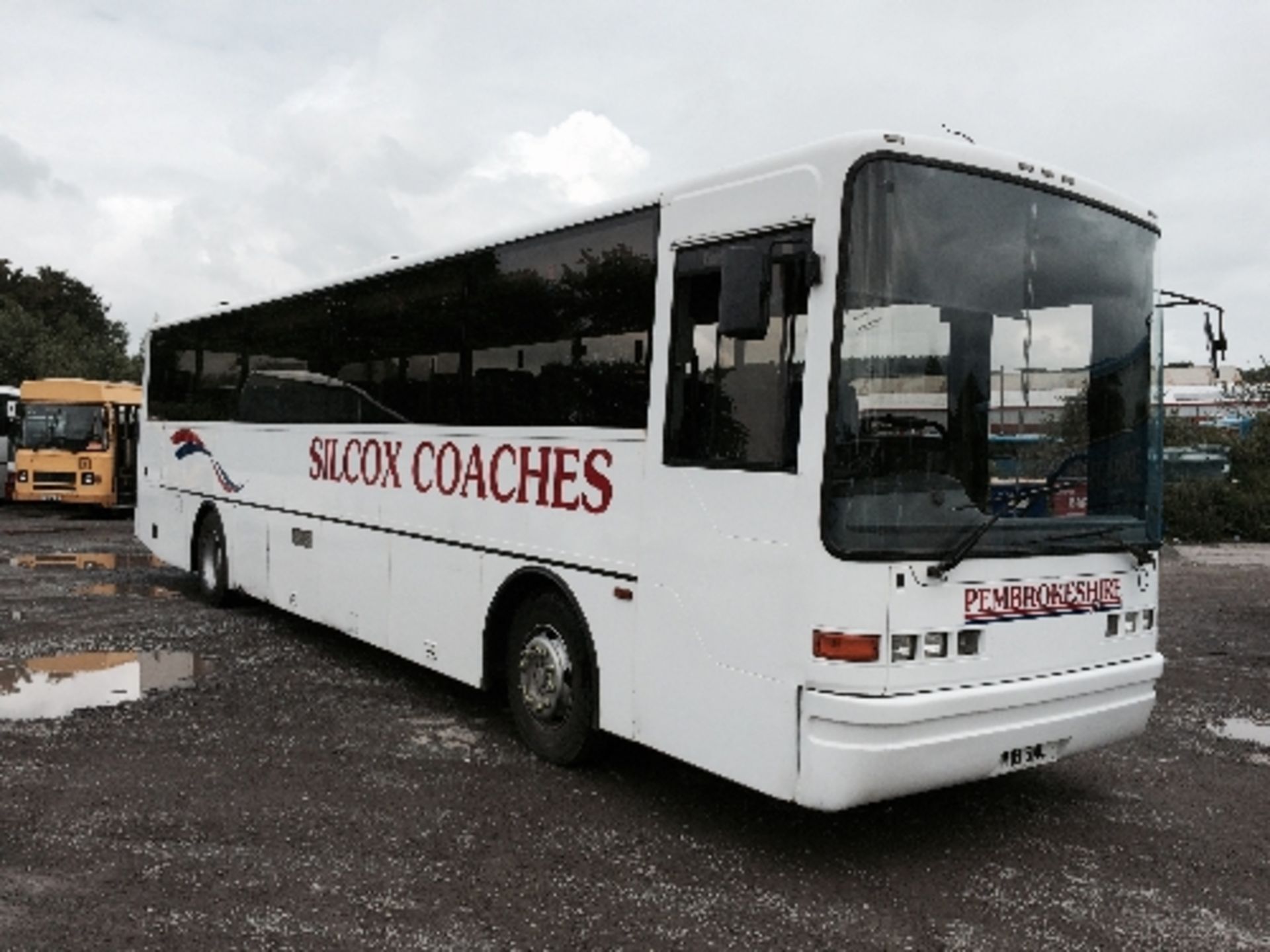 Dennis Javelin / UVG S320 Cutlass 70 seater capacity coach, 3 point seat belts, Registration No. M18 - Image 3 of 6