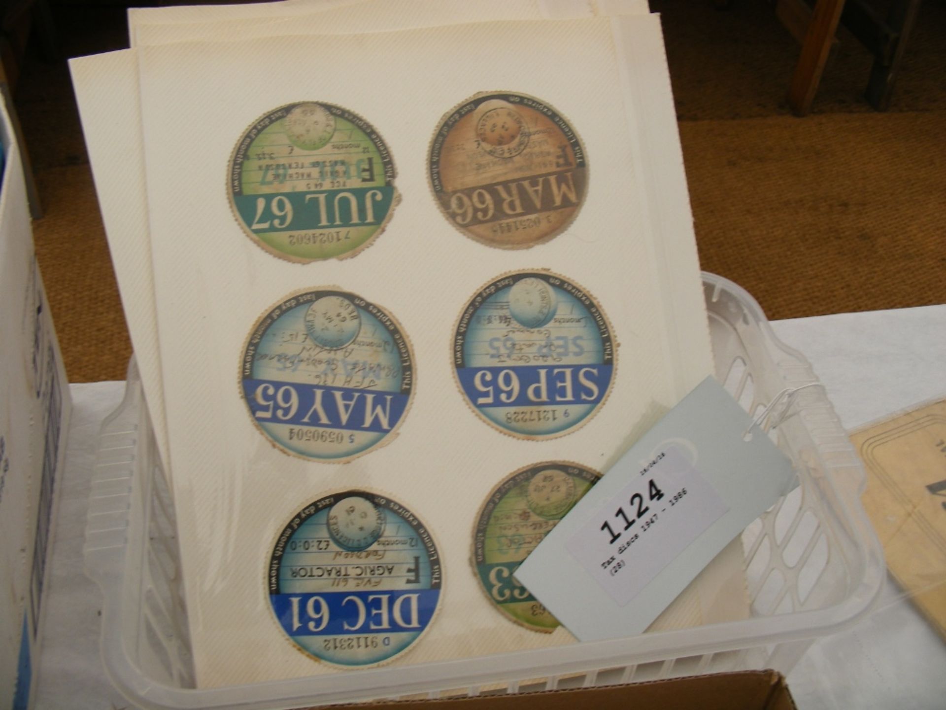 Tax discs 1947 - 1986 (28)