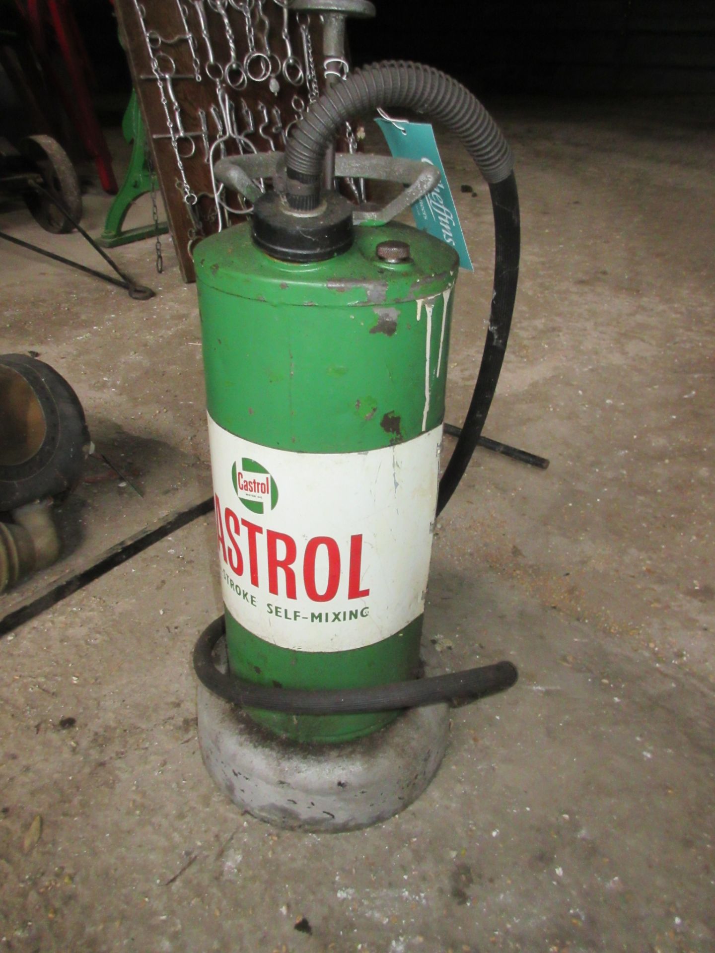 Castrol 2 stroke self-mixing pump