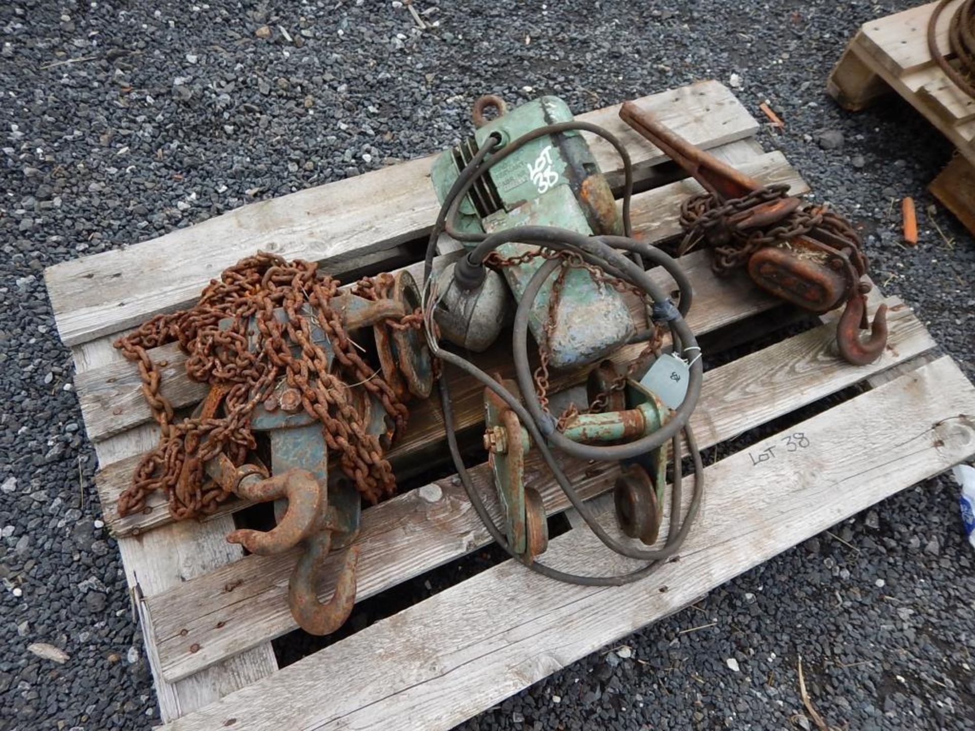 Demag electric hoist t/w chain block and tackle