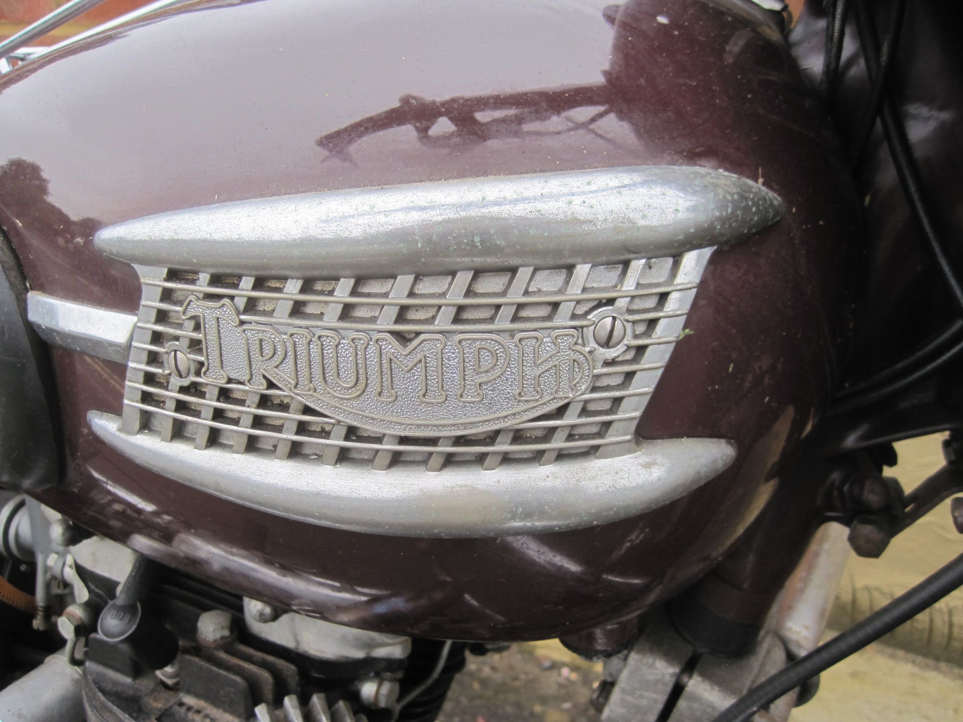 1957 650cc Triumph 5T Speed Twin Reg. No. 571 AKO Frame No. T 08242 Engine No. 5T 08242 A well - Image 10 of 12