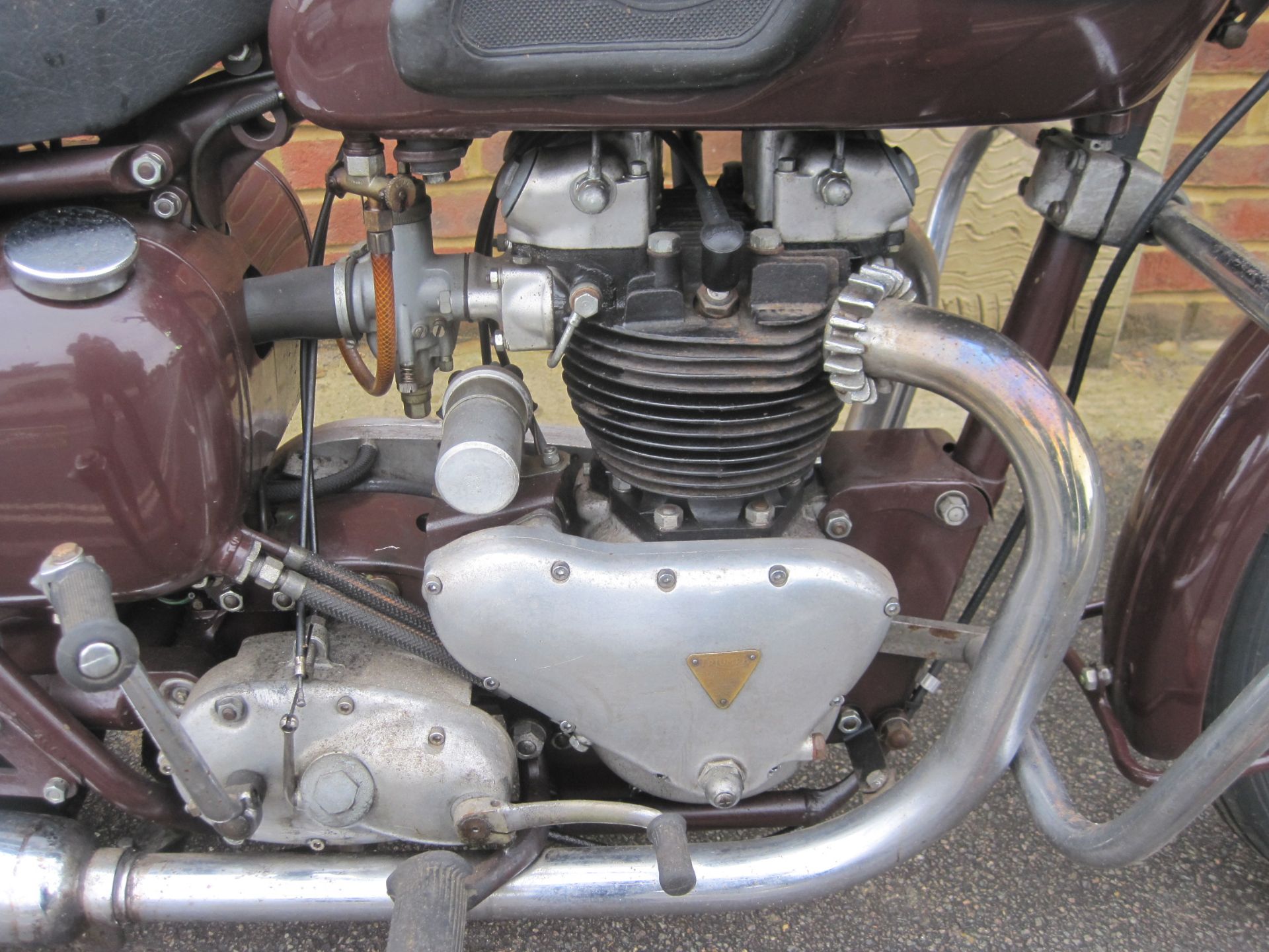 1957 650cc Triumph 5T Speed Twin Reg. No. 571 AKO Frame No. T 08242 Engine No. 5T 08242 A well - Image 3 of 12