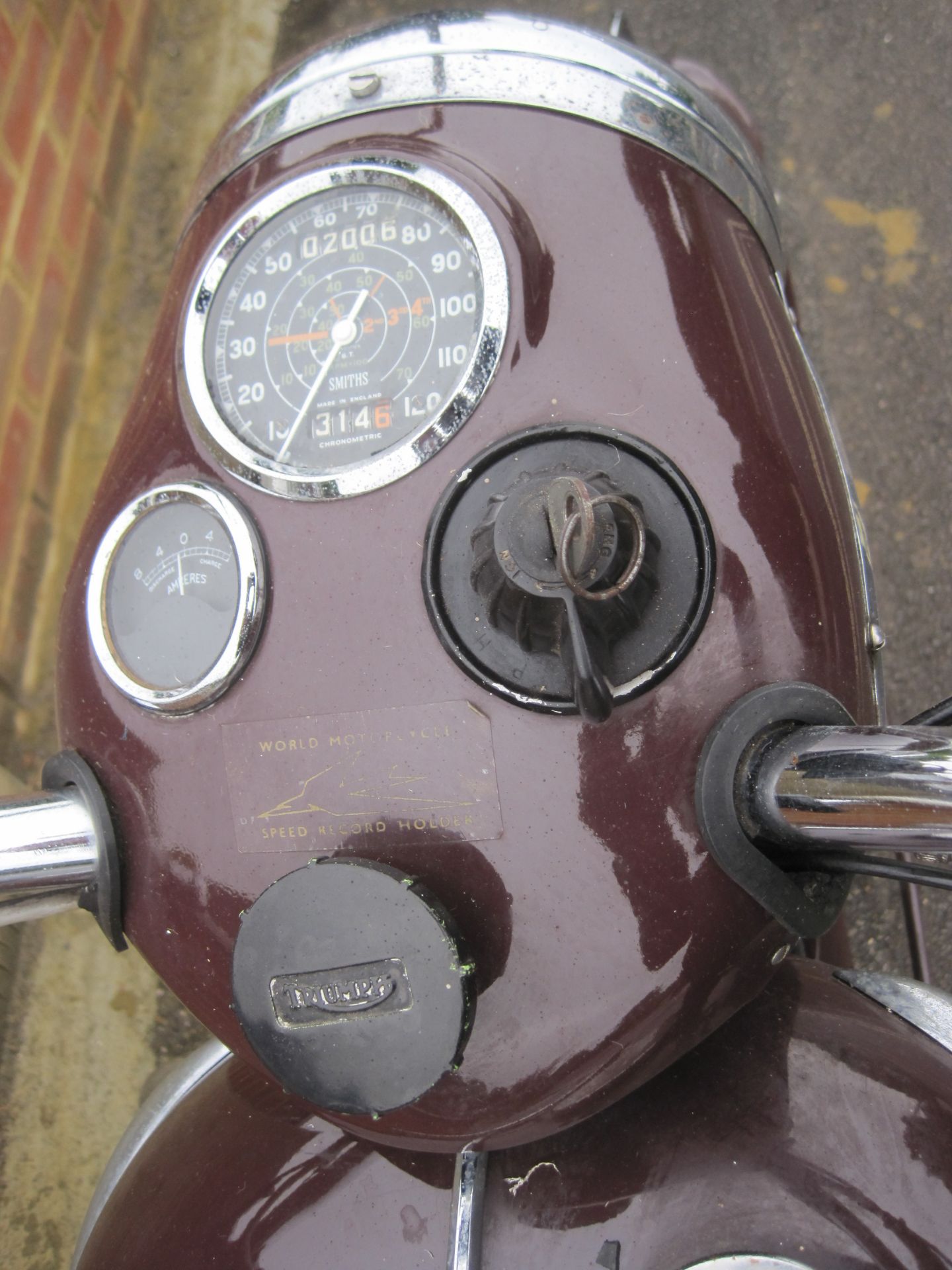 1957 650cc Triumph 5T Speed Twin Reg. No. 571 AKO Frame No. T 08242 Engine No. 5T 08242 A well - Image 5 of 12