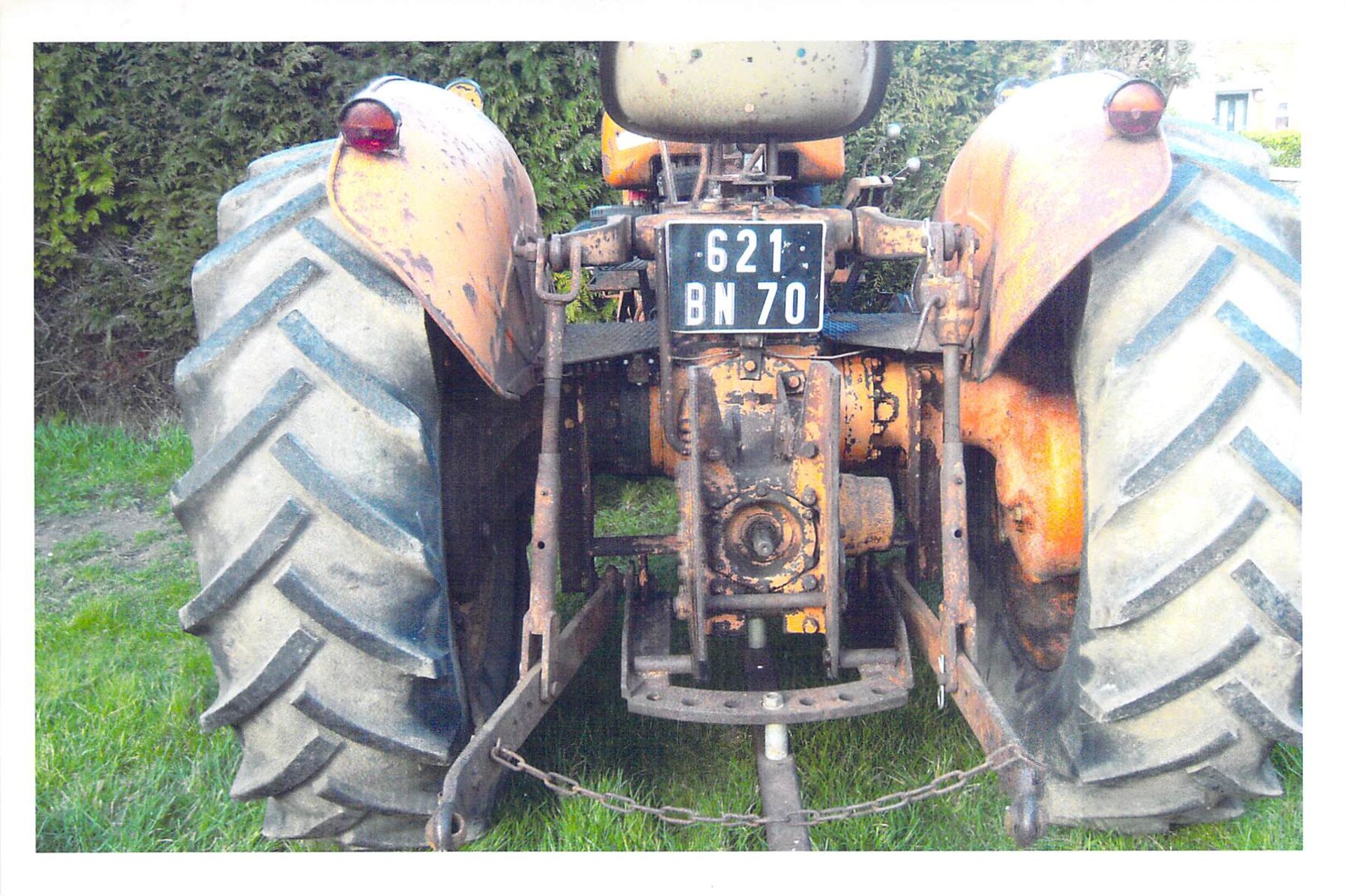 1960s SOMECA 40 4cylinder diesel TRACTOR Serial No: 67886 Fitted with 16.9x28 rear and 6.00x19 front - Image 3 of 3