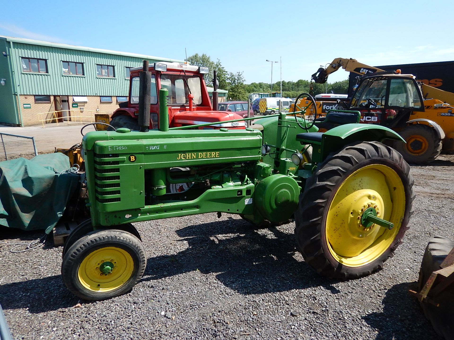 1948 JOHN DEERE Model B 2cylinder petrol TRACTOR Serial No: 202668 This styled example appears to