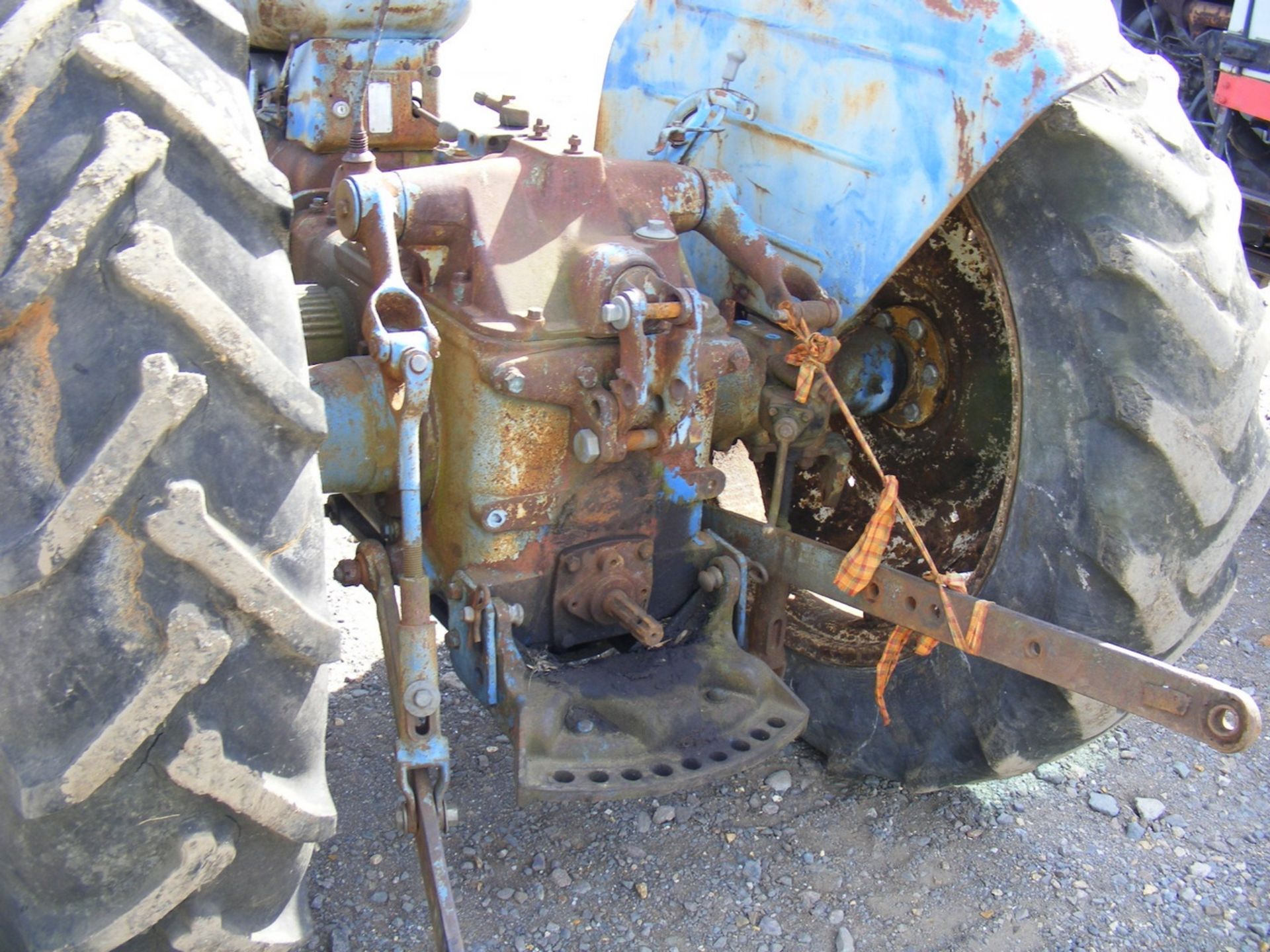 MASSEY FERGUSON 285 4cylinder diesel TRACTOR Serial No: 201379 Fitted with a Continental style - Image 7 of 9