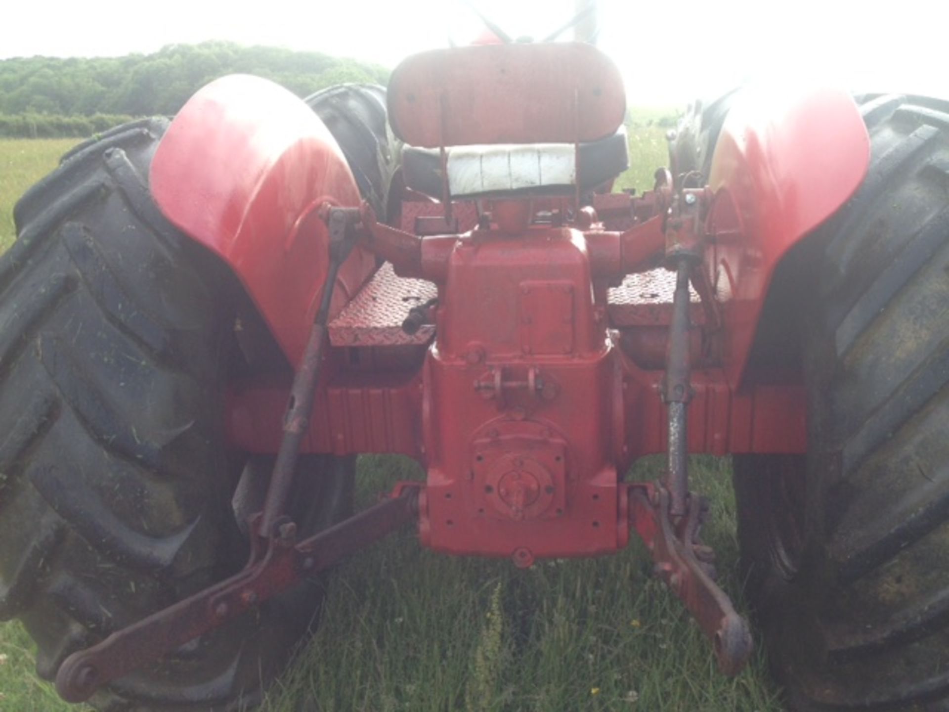 INTERNATIONAL 634 AWD 4cylinder diesel TRACTOR Purchased from a collector in Lincolnshire in a - Image 5 of 7