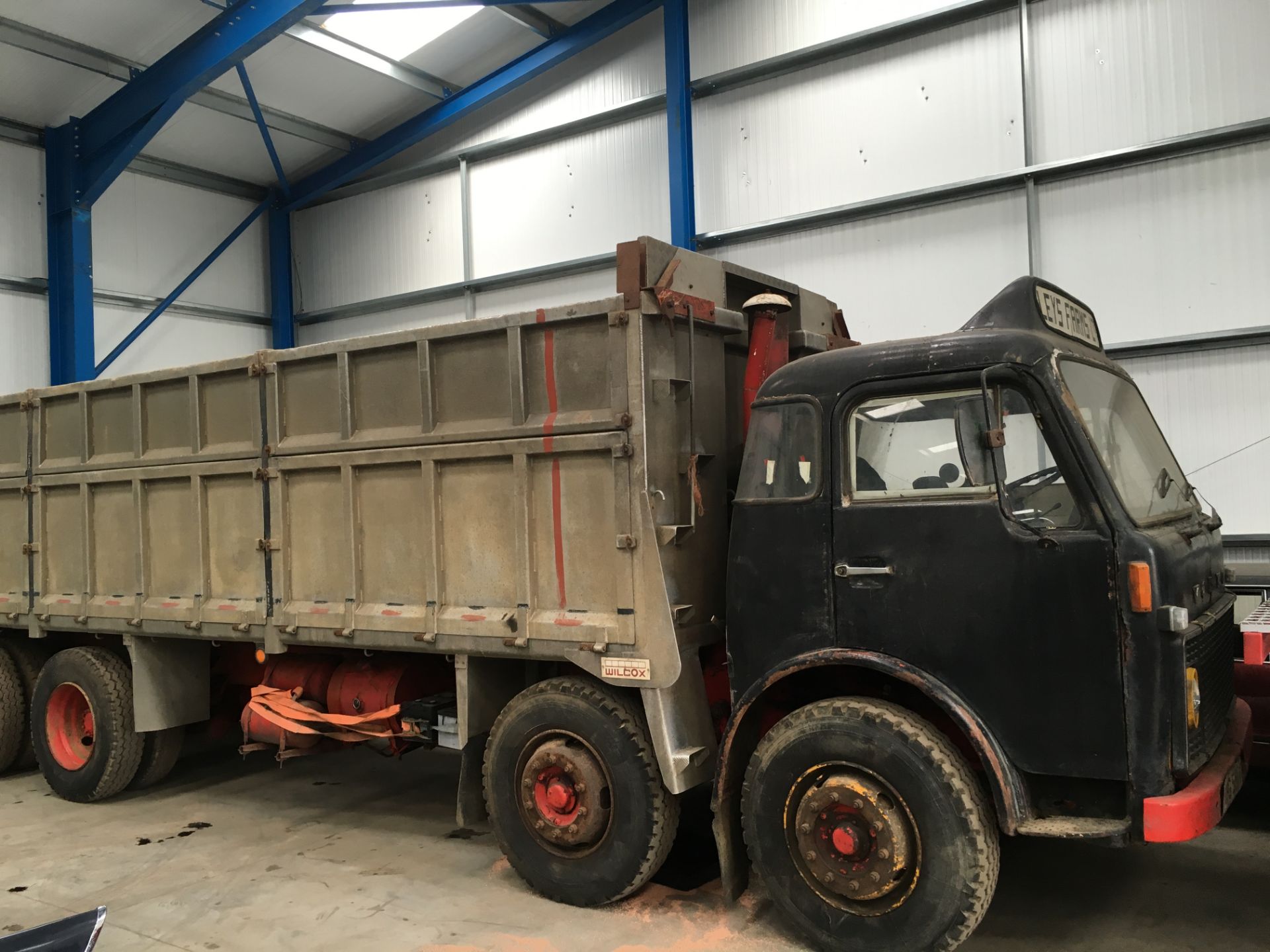 1975 Volvo F86 8 x 4 Tipper Reg. No. HEG 581N Chassis No. AT74028 This F86 is liveried for Leys - Image 3 of 5