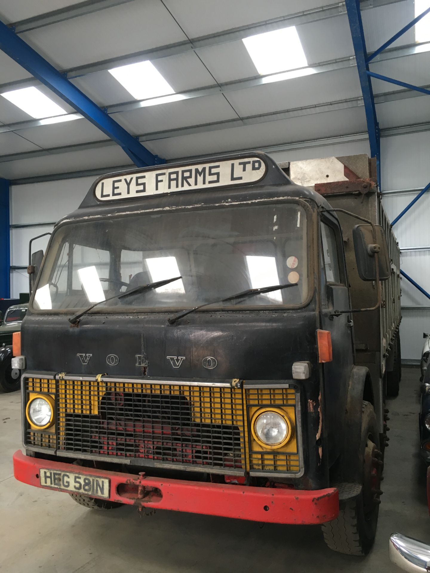 1975 Volvo F86 8 x 4 Tipper Reg. No. HEG 581N Chassis No. AT74028 This F86 is liveried for Leys - Image 2 of 5