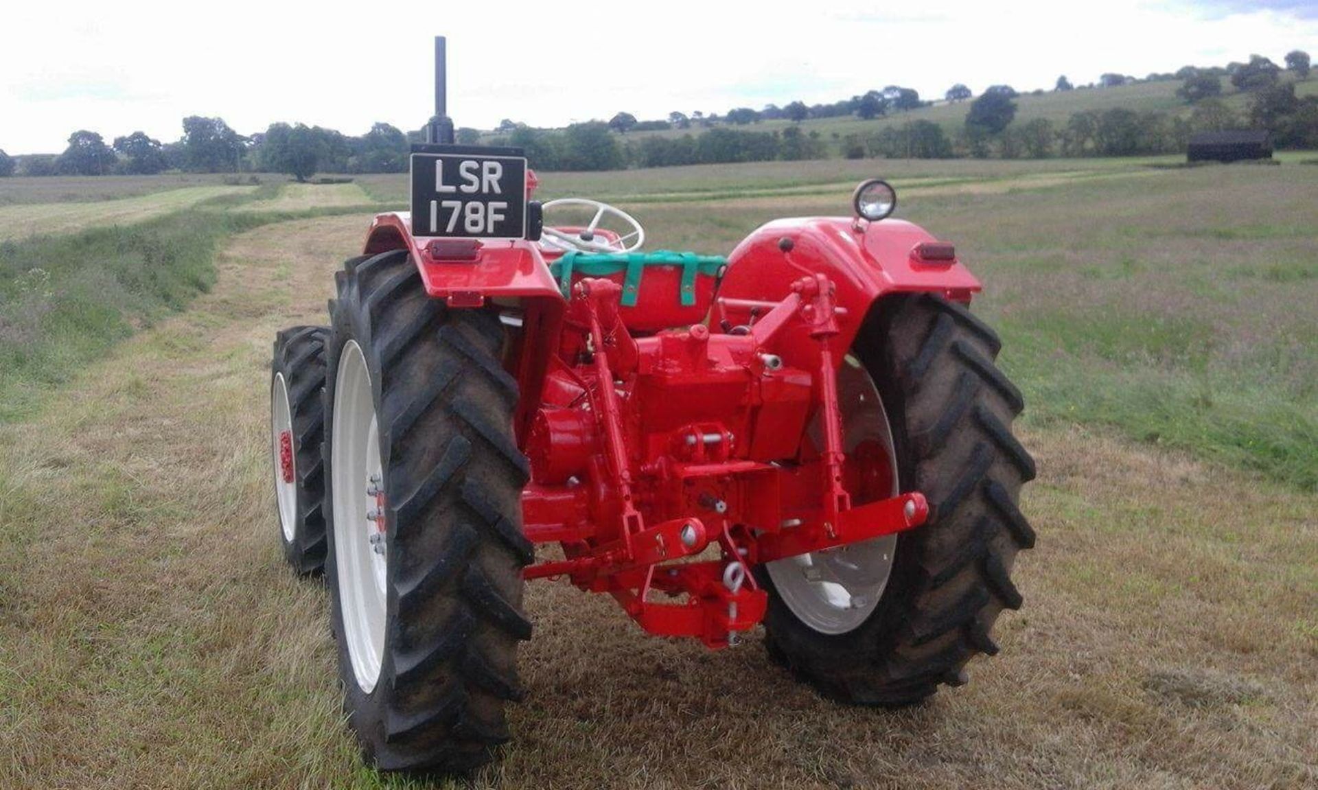 1968 NUFFIELD 465 4wd 4cylinder diesel TRACTOR Reg. No. LSR 178F Serial No. 65N108570 Fitted with - Image 2 of 3