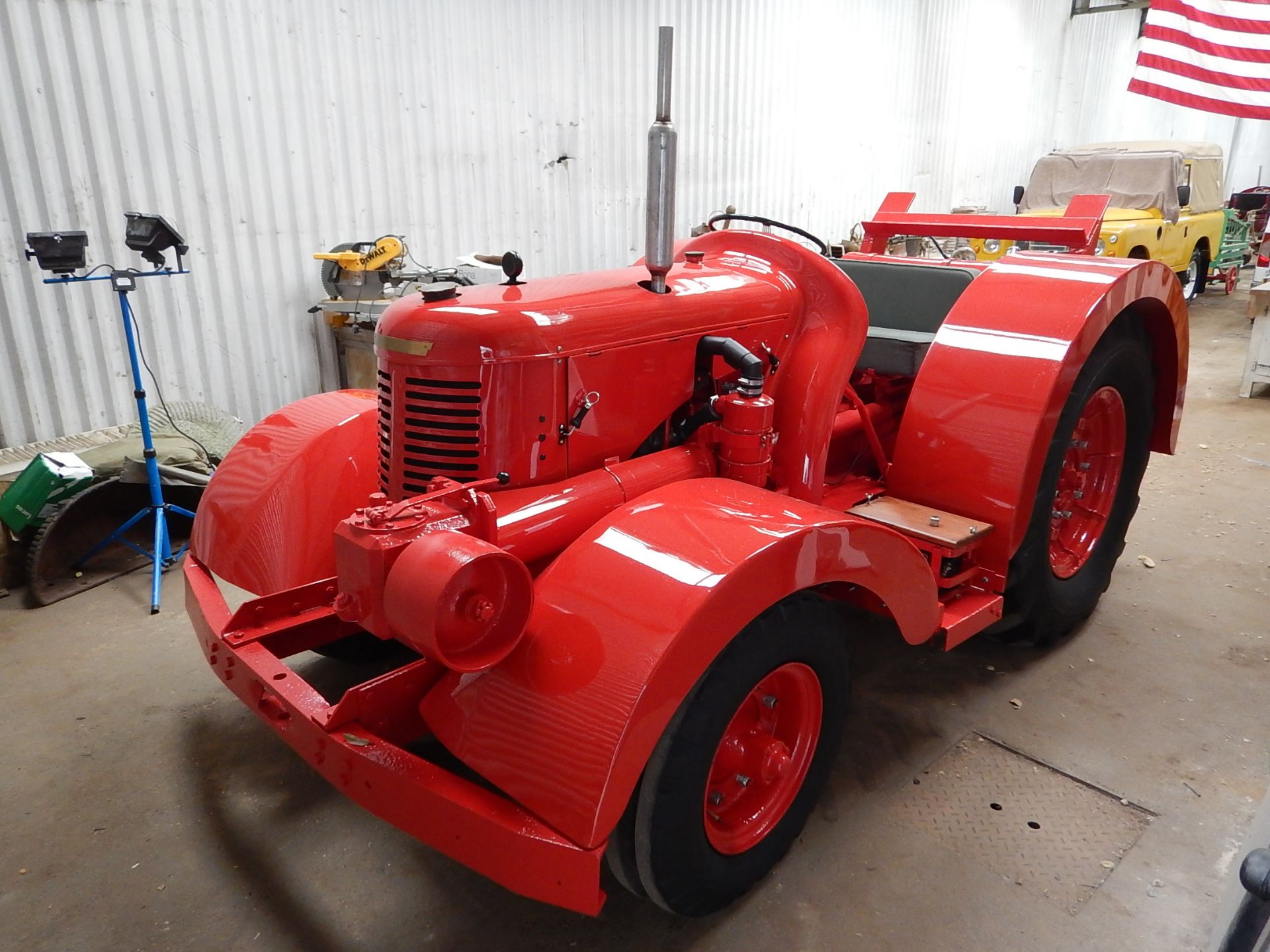 DAVID BROWN VIG/100 'Thresherman 4cylinder petrol/paraffin TRACTOR Serial No. H10071 These much