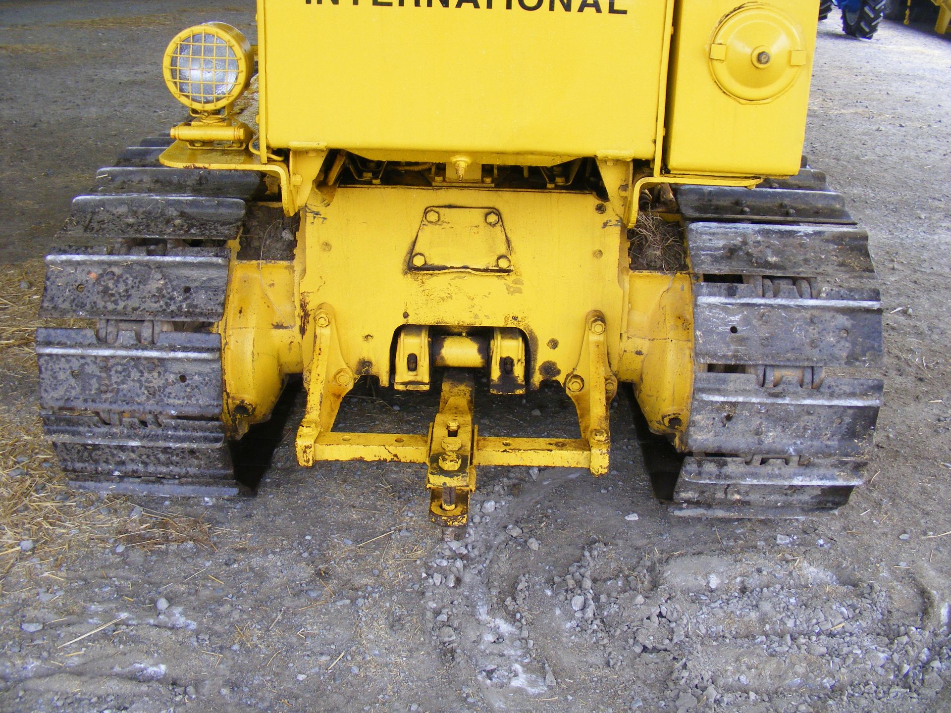 International TD8 SII Crawler Tractor, fitted with front dozer blade, low recorded hours. - Image 7 of 10