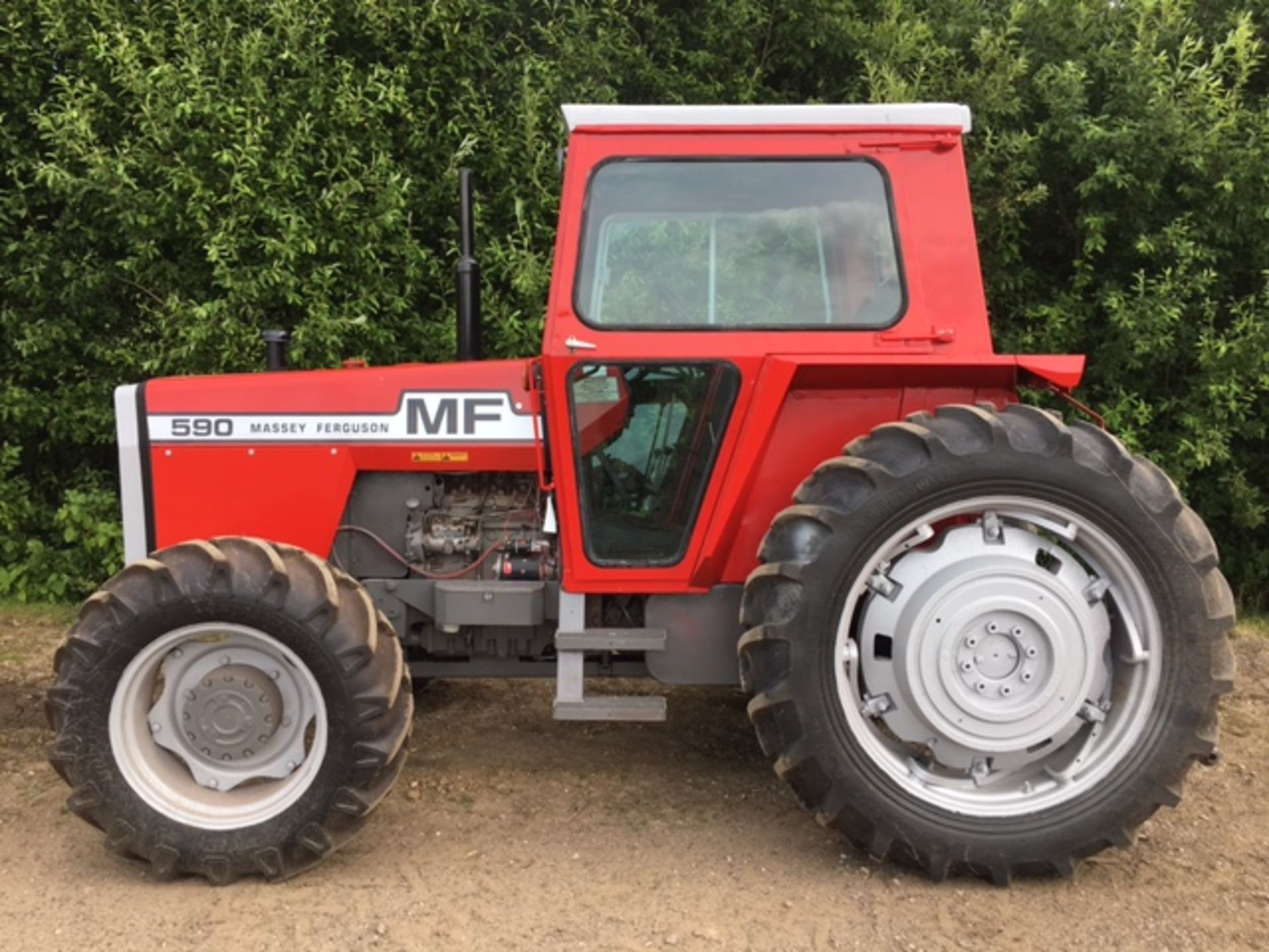 1981 MASSEY FERGUSON 590 4wd diesel TRACTOR This tractor has had the same owner for the first 30