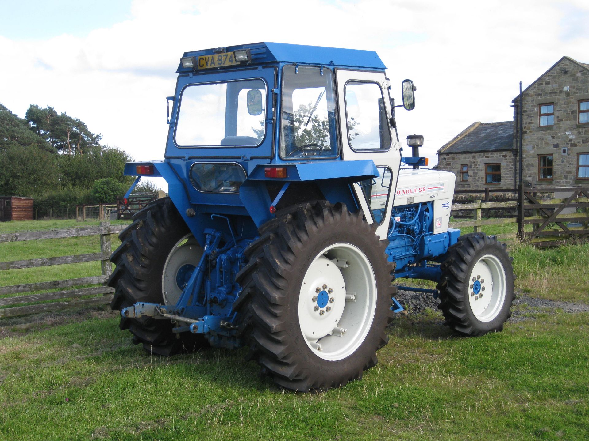 1980 ROADLESS 780 4cylinder diesel TRACTOR Reg. No. CVA 974V Serial No. F443717 The 780 is a very - Image 4 of 4