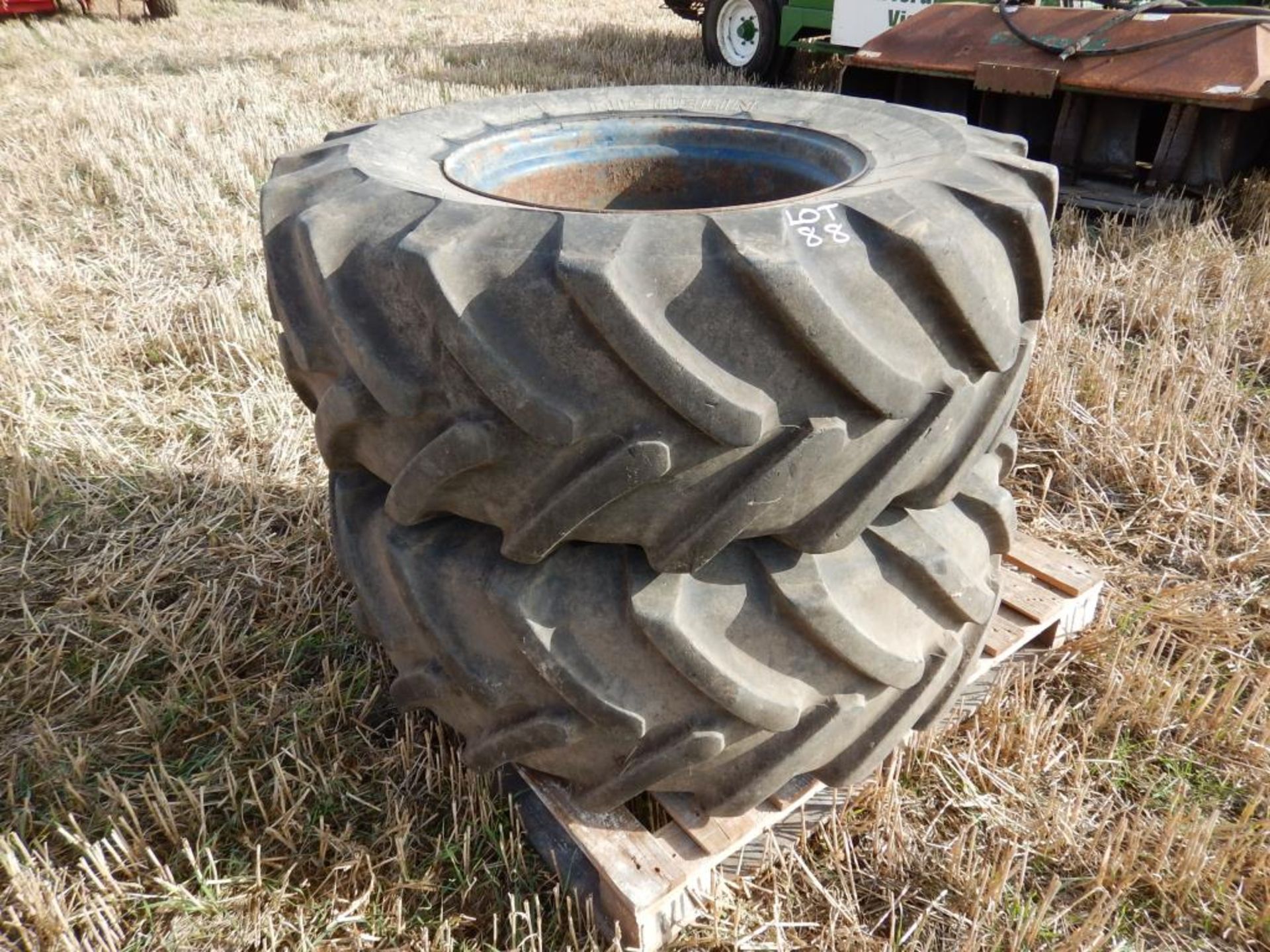 Pr. 17.5x24 wheels & tyres to fit GEM 2.6 sprayer