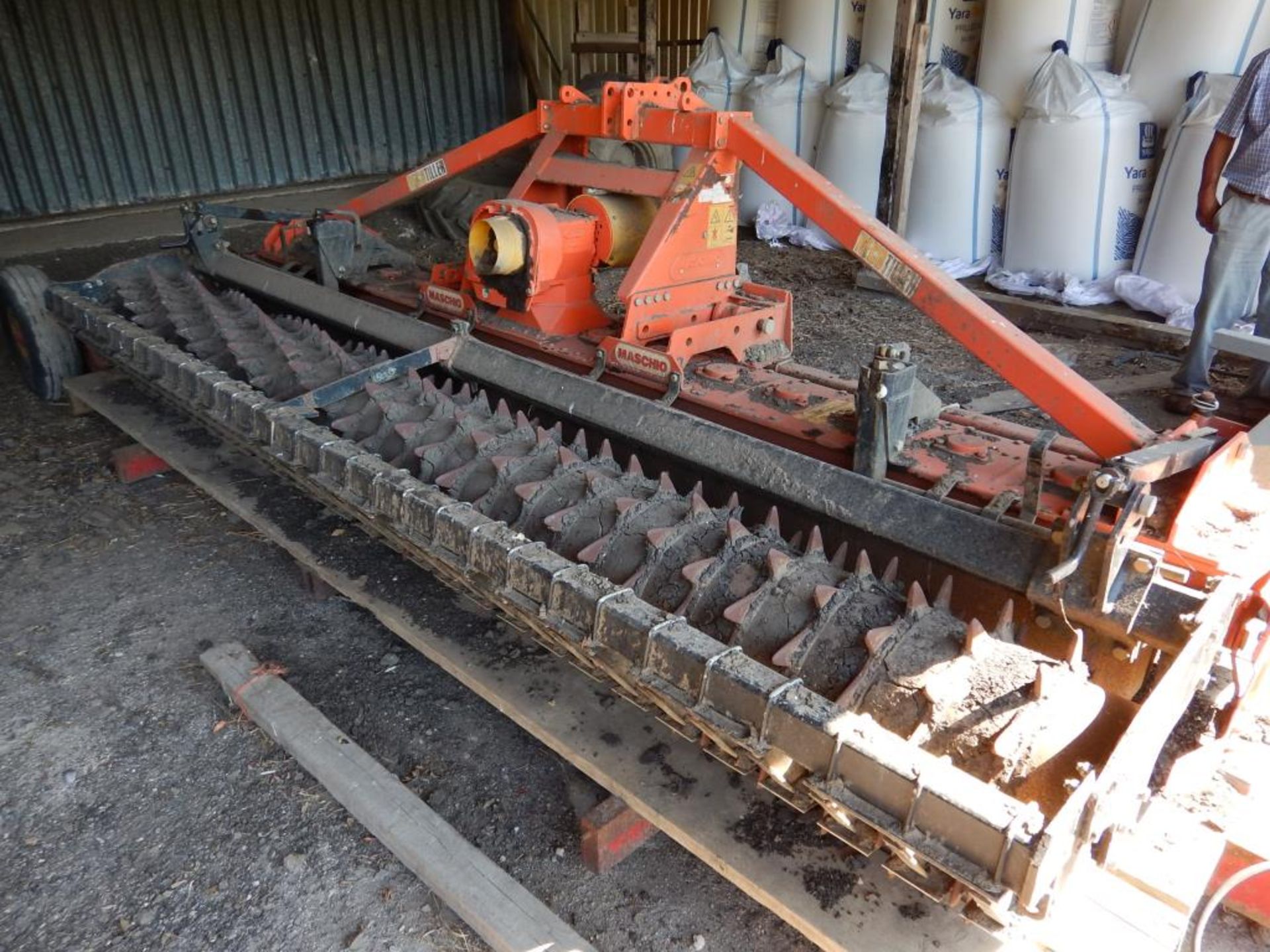 Maschio Reco Tiller mounted power harrow with packer roller, 4m - Image 2 of 3