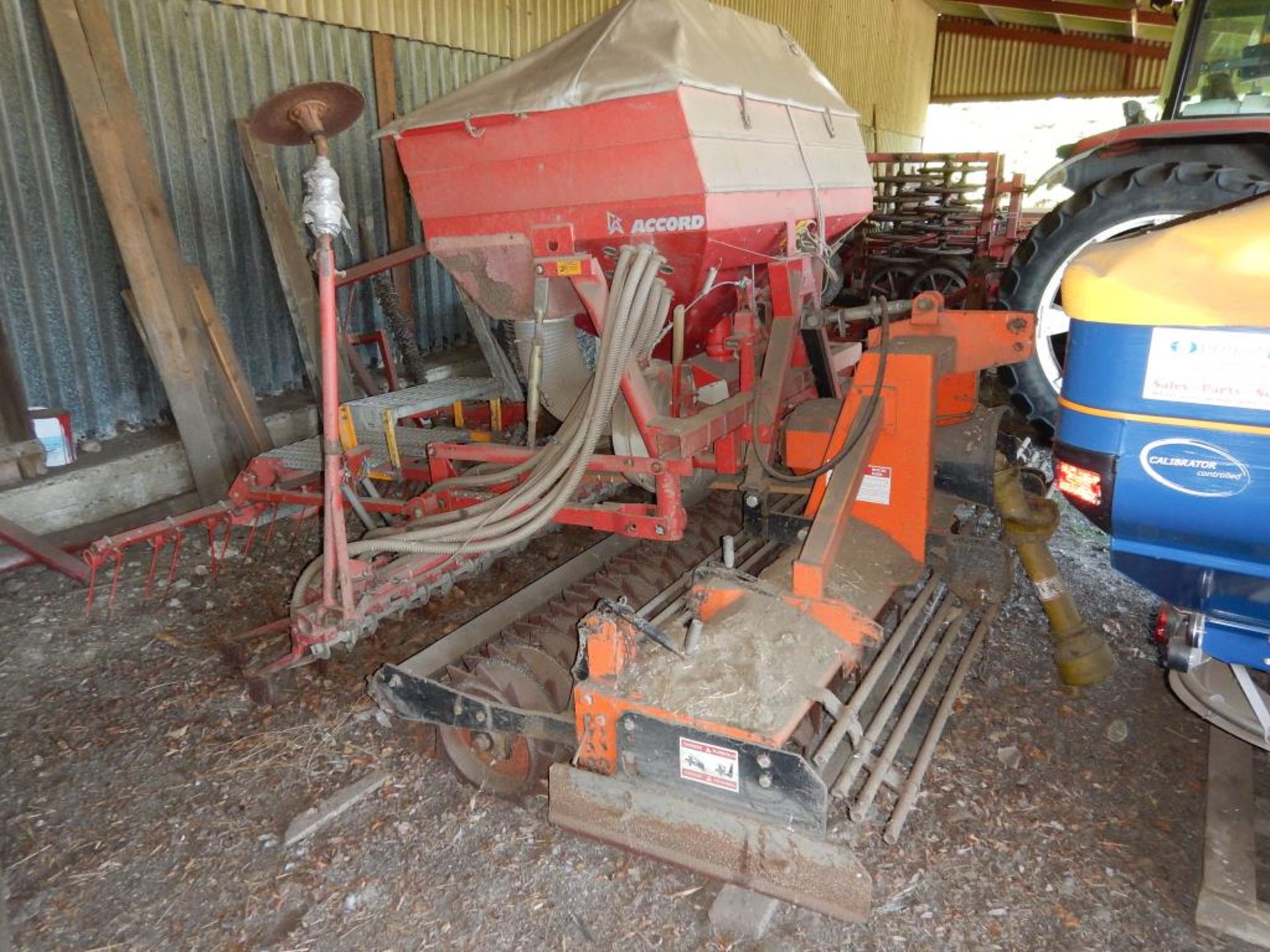 Muratori power harrow with packer roller with mounted Accord Pneumatic DA drill with bout markers, - Image 2 of 3