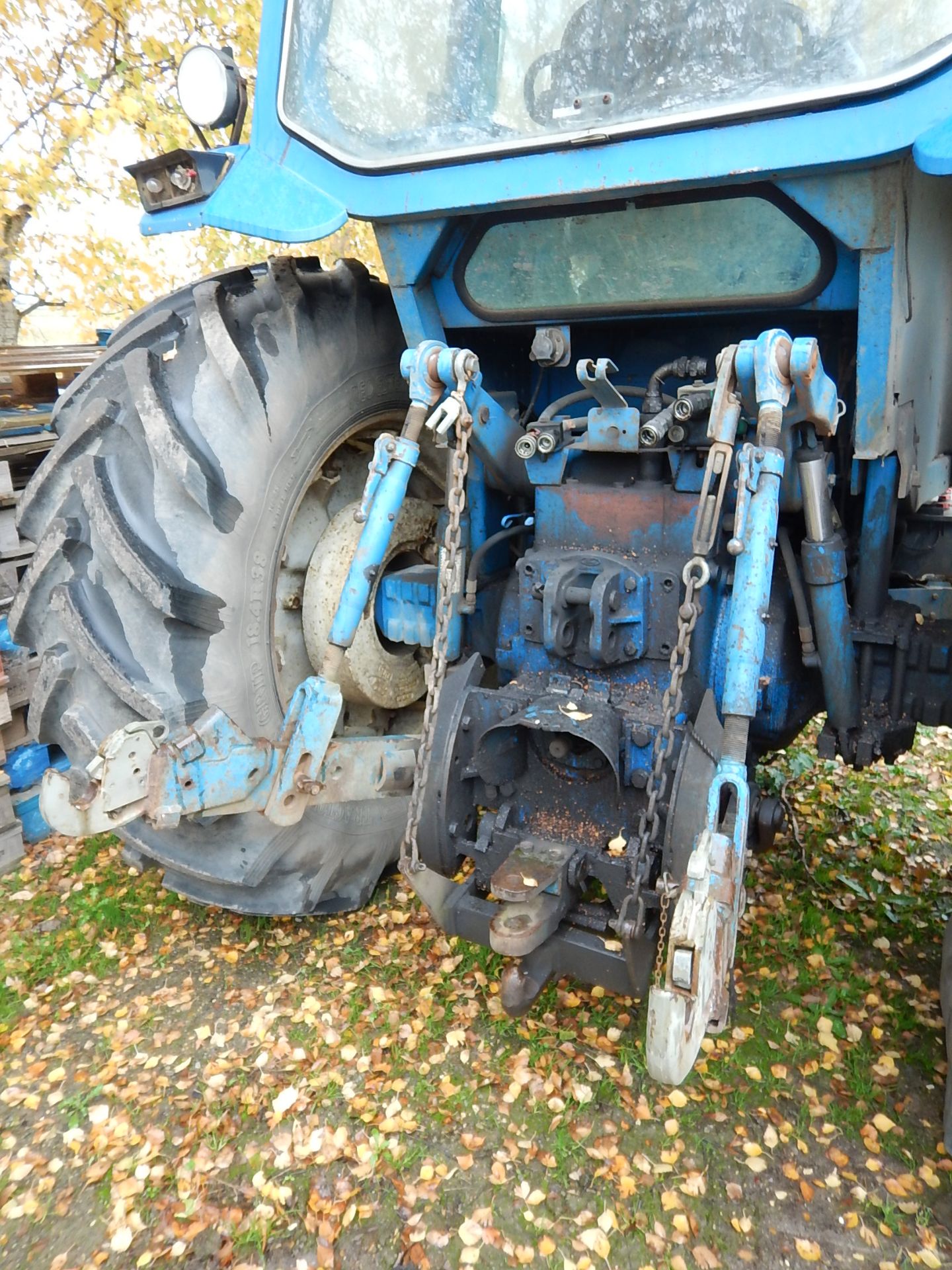 1985 FORD TW-25 4wd TRACTOR Fitted with front underslung weight, rear inside wheel weights, Q cab - Image 12 of 12