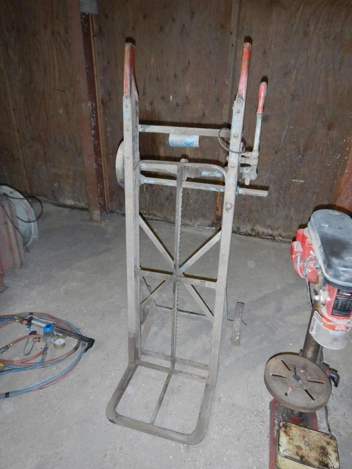 Cooks, Yaxley sack lifter