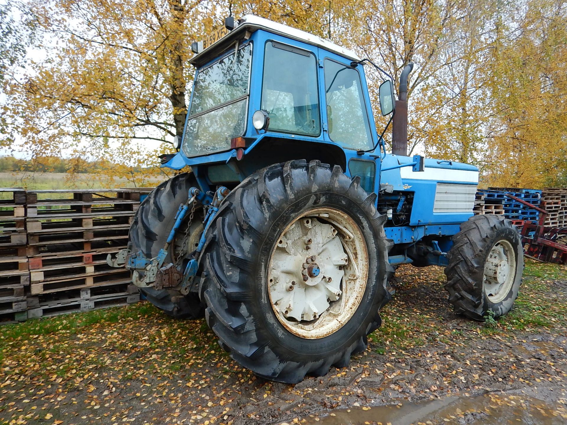 1985 FORD TW-25 4wd TRACTOR Fitted with front underslung weight, rear inside wheel weights, Q cab - Image 3 of 12