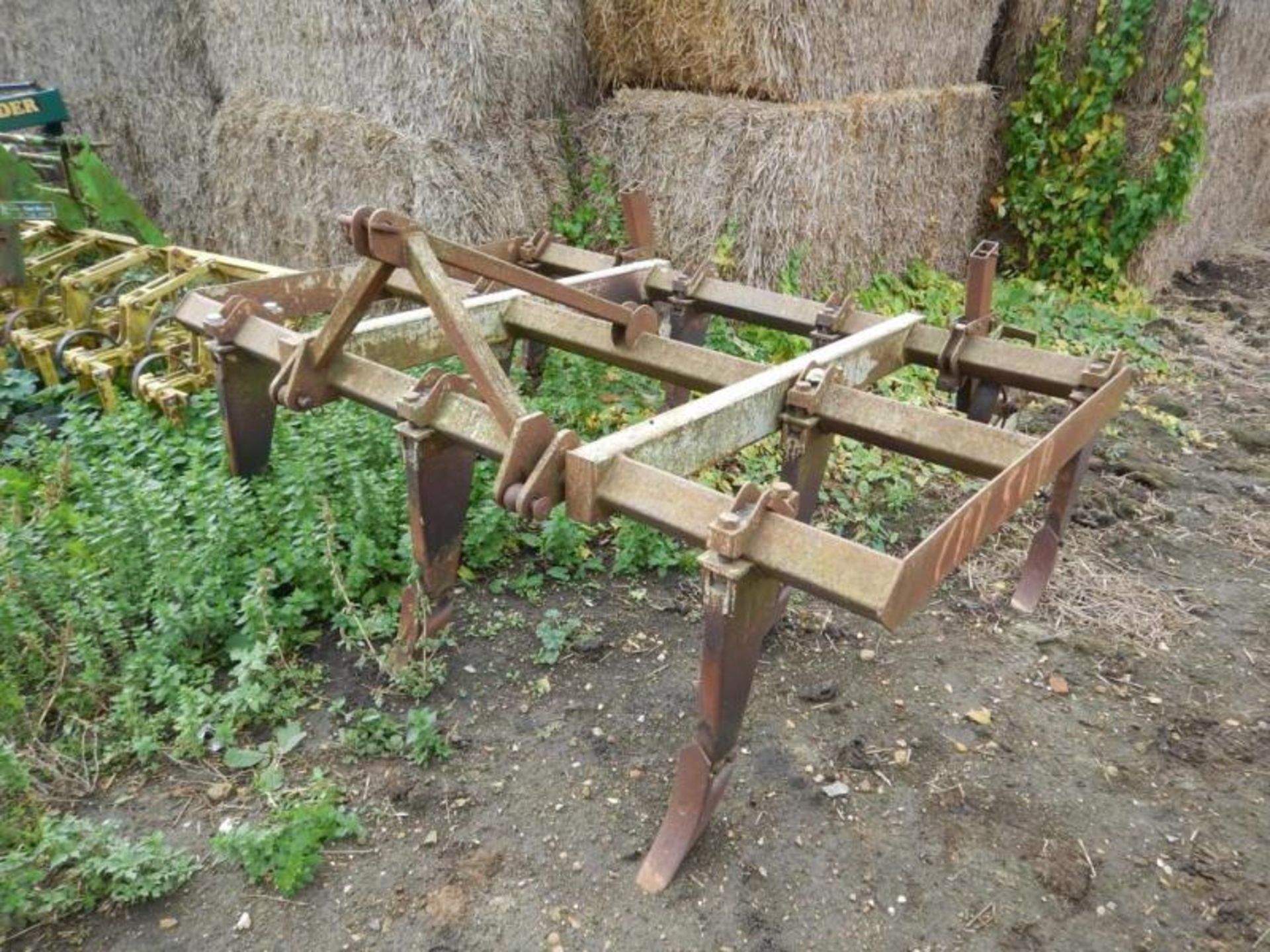 Bomford & Evershed Sapper Superflow mounted 9leg chisel plough with depth wheels Serial No: 2633