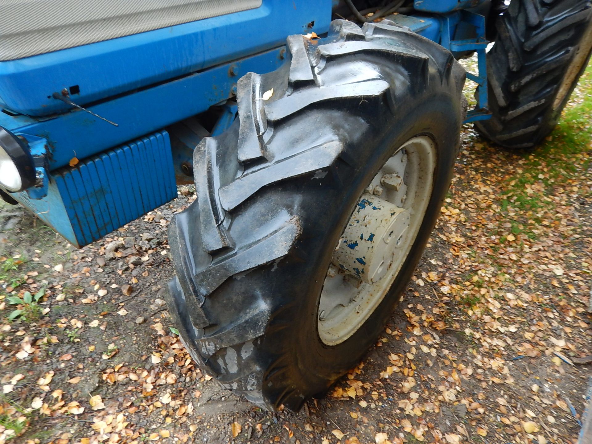 1985 FORD TW-25 4wd TRACTOR Fitted with front underslung weight, rear inside wheel weights, Q cab - Image 11 of 12