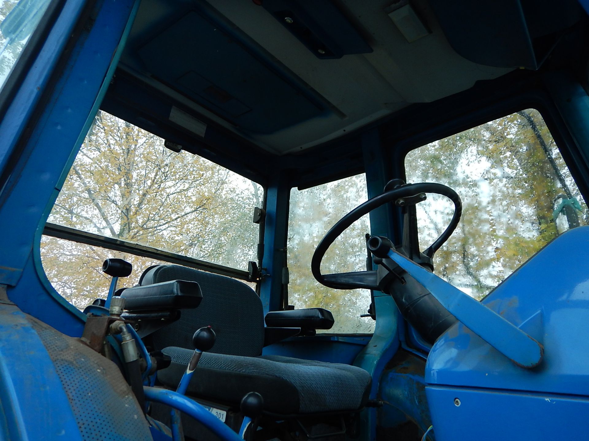1985 FORD TW-25 4wd TRACTOR Fitted with front underslung weight, rear inside wheel weights, Q cab - Image 6 of 12