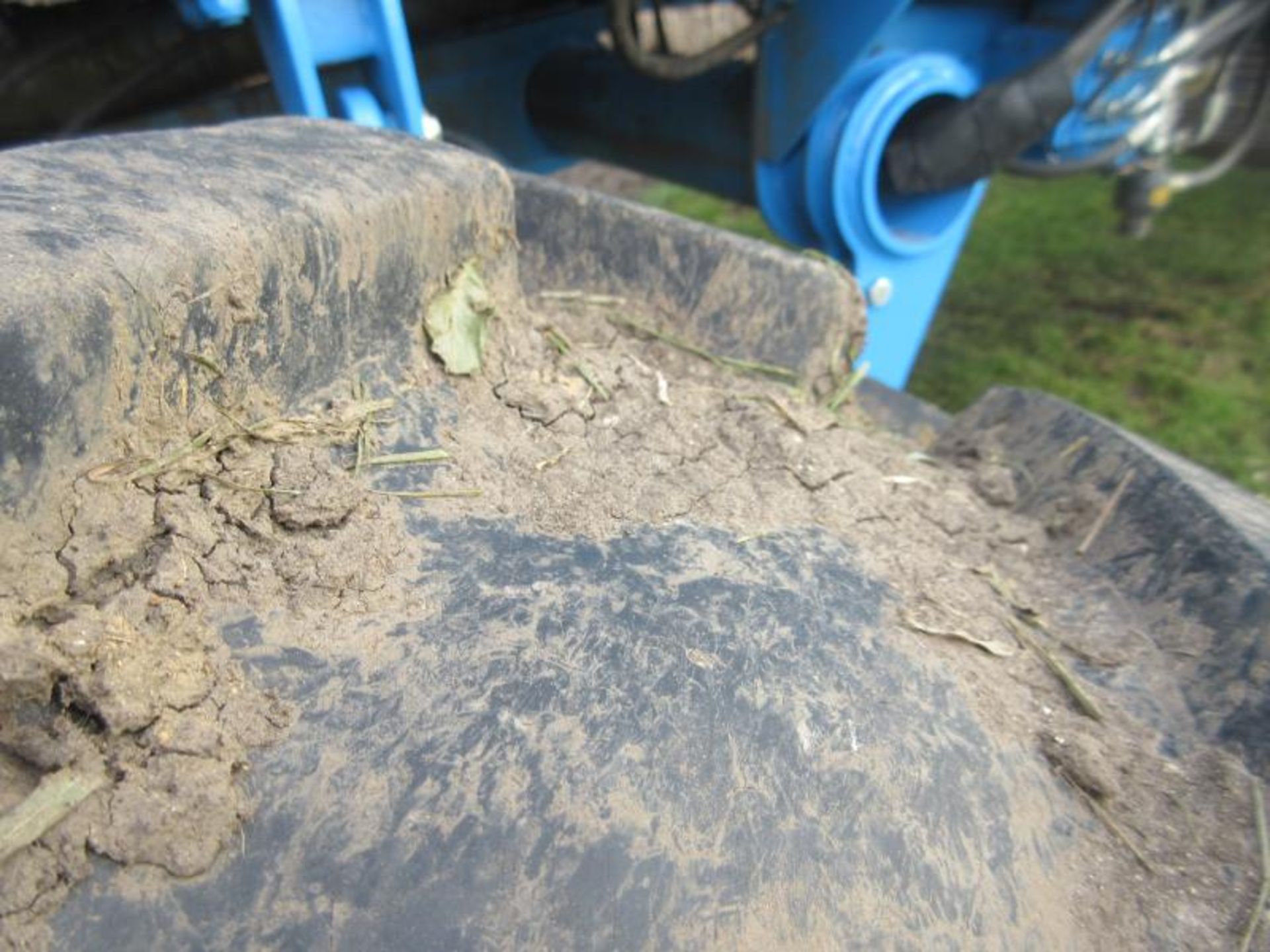 2013 Standen Mega T2 trailed 2row potato harvester with ultrasonic depth sensors, powered & steering - Image 8 of 15