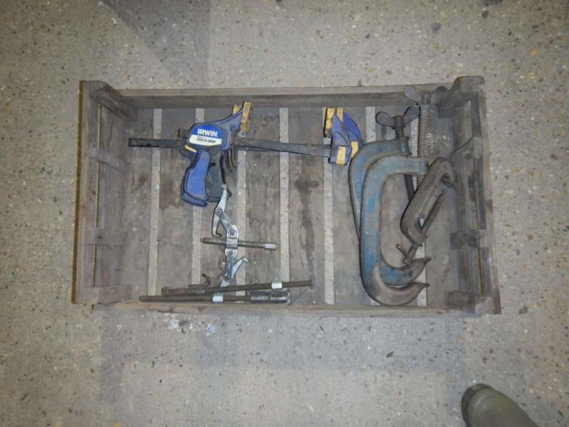 Sundry G clamps etc