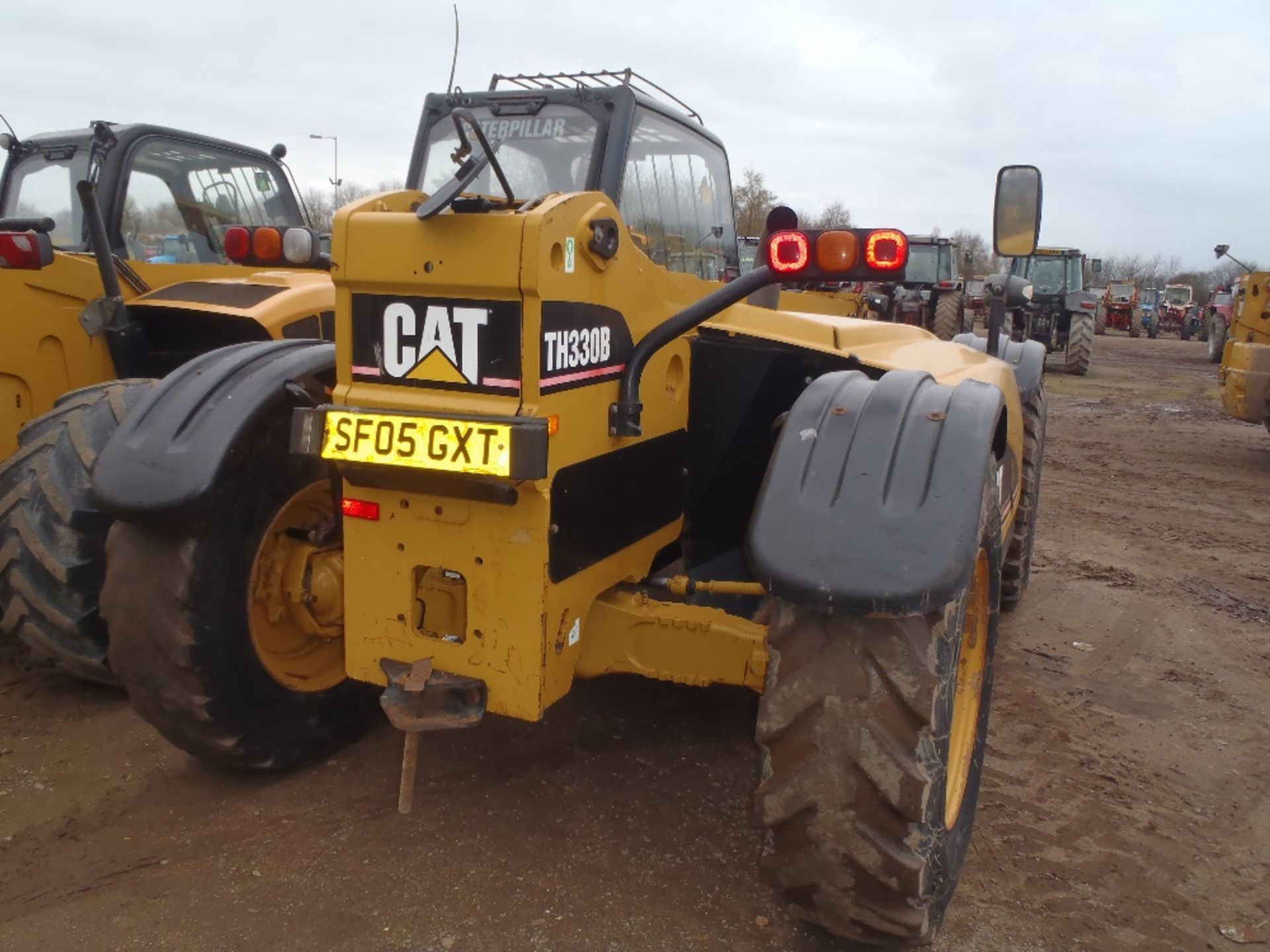 2005 Cat TH330B Telehandler.  Reg No SF05 GXT Ser. No. CATTH330VSLB01194 - Image 5 of 5