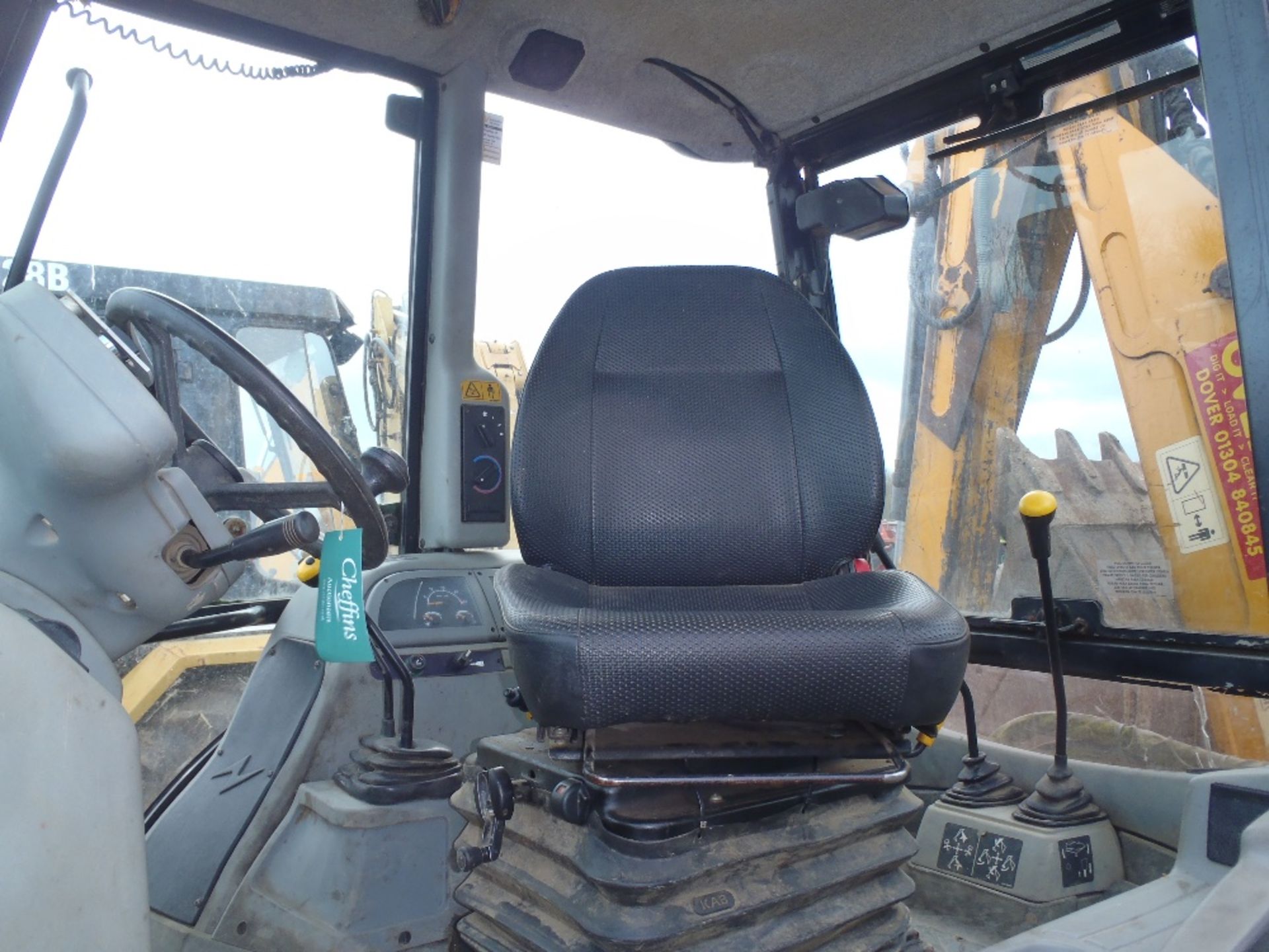 Terex ( Massey Ferguson ) 860 Digger with Hammer Lines, Quick Hitch, 4 in 1, Forks, Extender Hoe, - Image 4 of 5