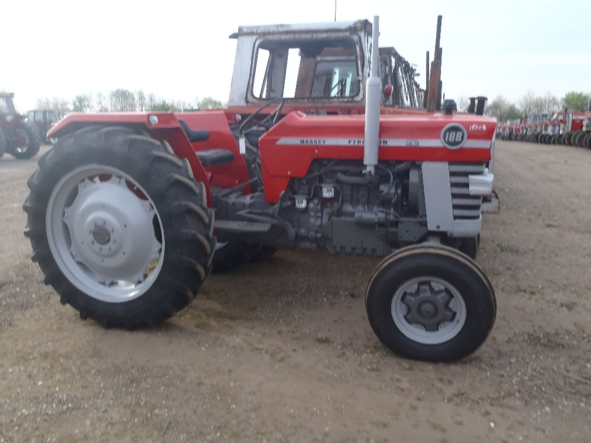 Massey Ferguson 188 Tractor - Image 3 of 9