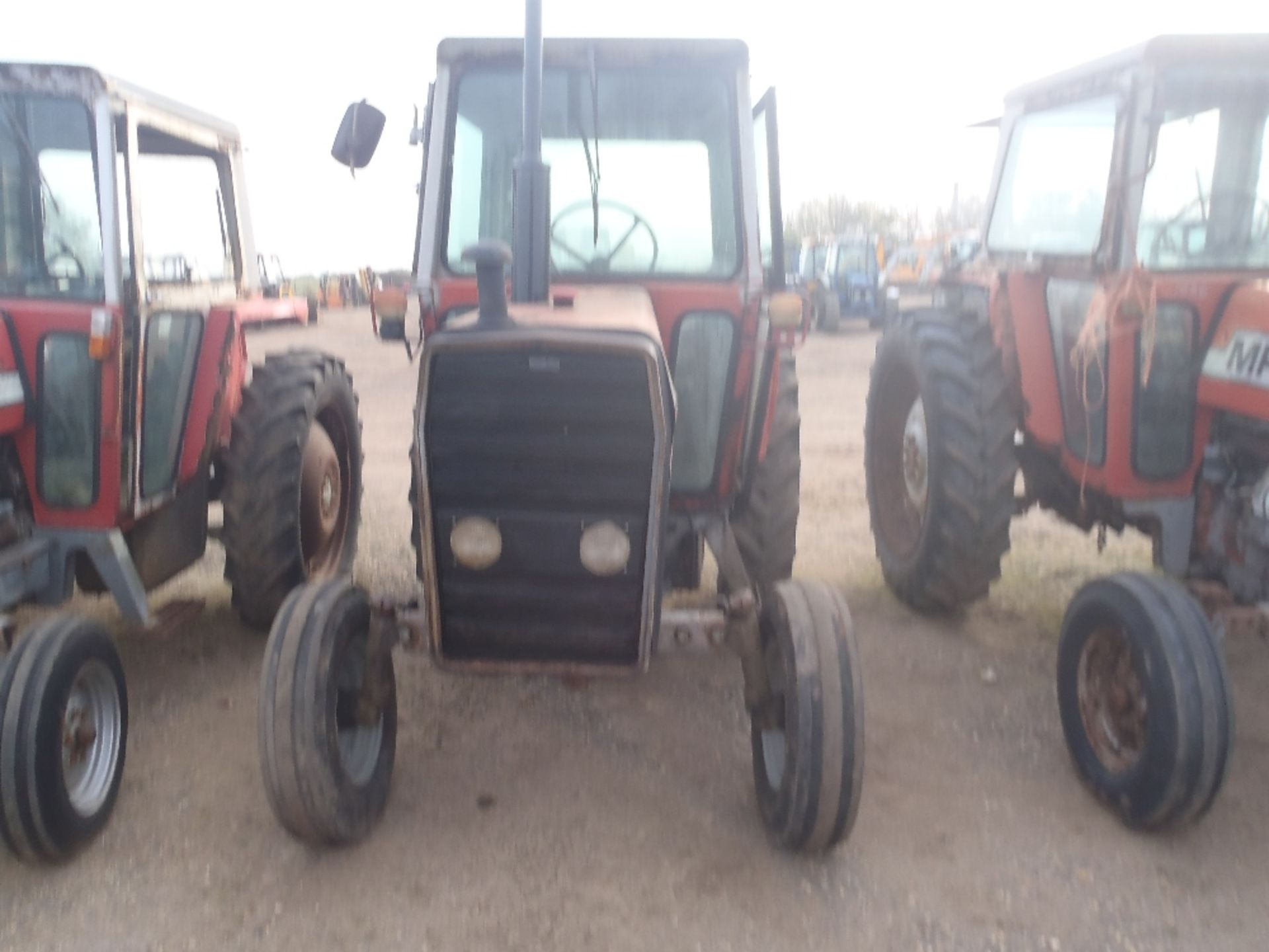 Massey Ferguson 575 Tractor with 4 Bolt Engine, Power Steering, 13.6x36 7.50x16 Tyres Reg. No. XVA - Image 2 of 9