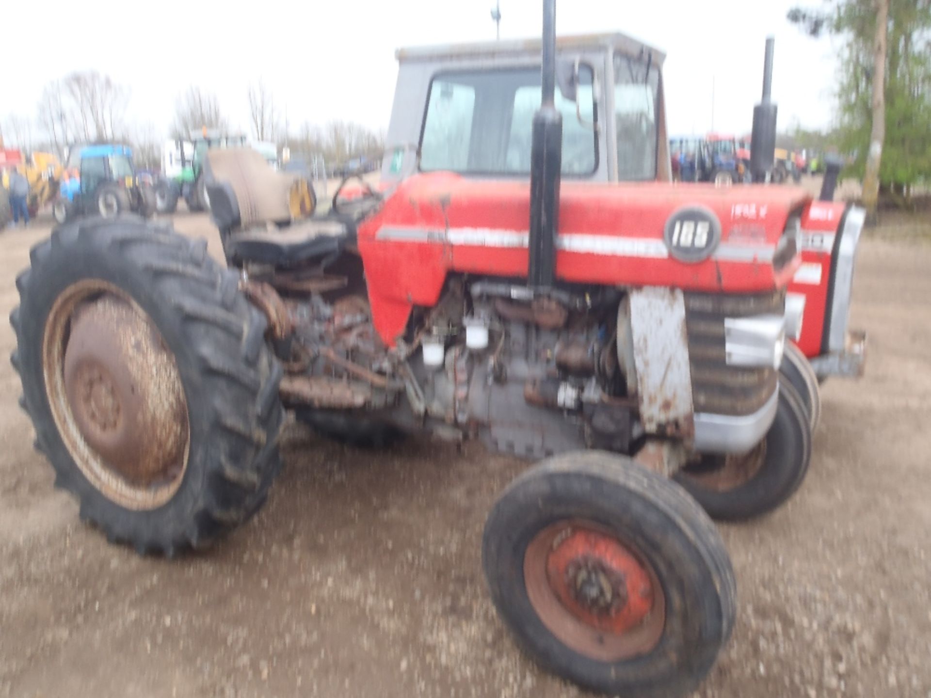 Massey Ferguson 165 Tractor with Square Axle, Power Steering & 4 Bolt Pump - Image 4 of 9