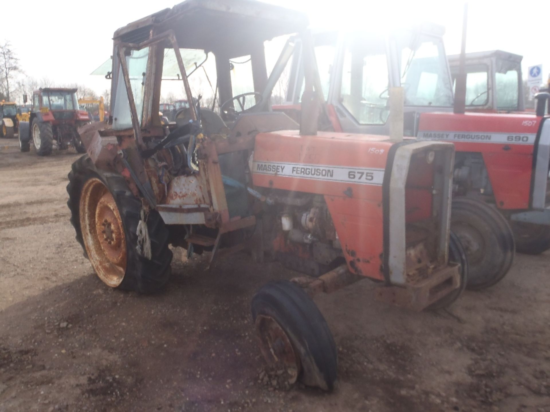 Massey Ferguson 675 2wd Tractor. No V5 Ser. No. K156013 - Image 3 of 9