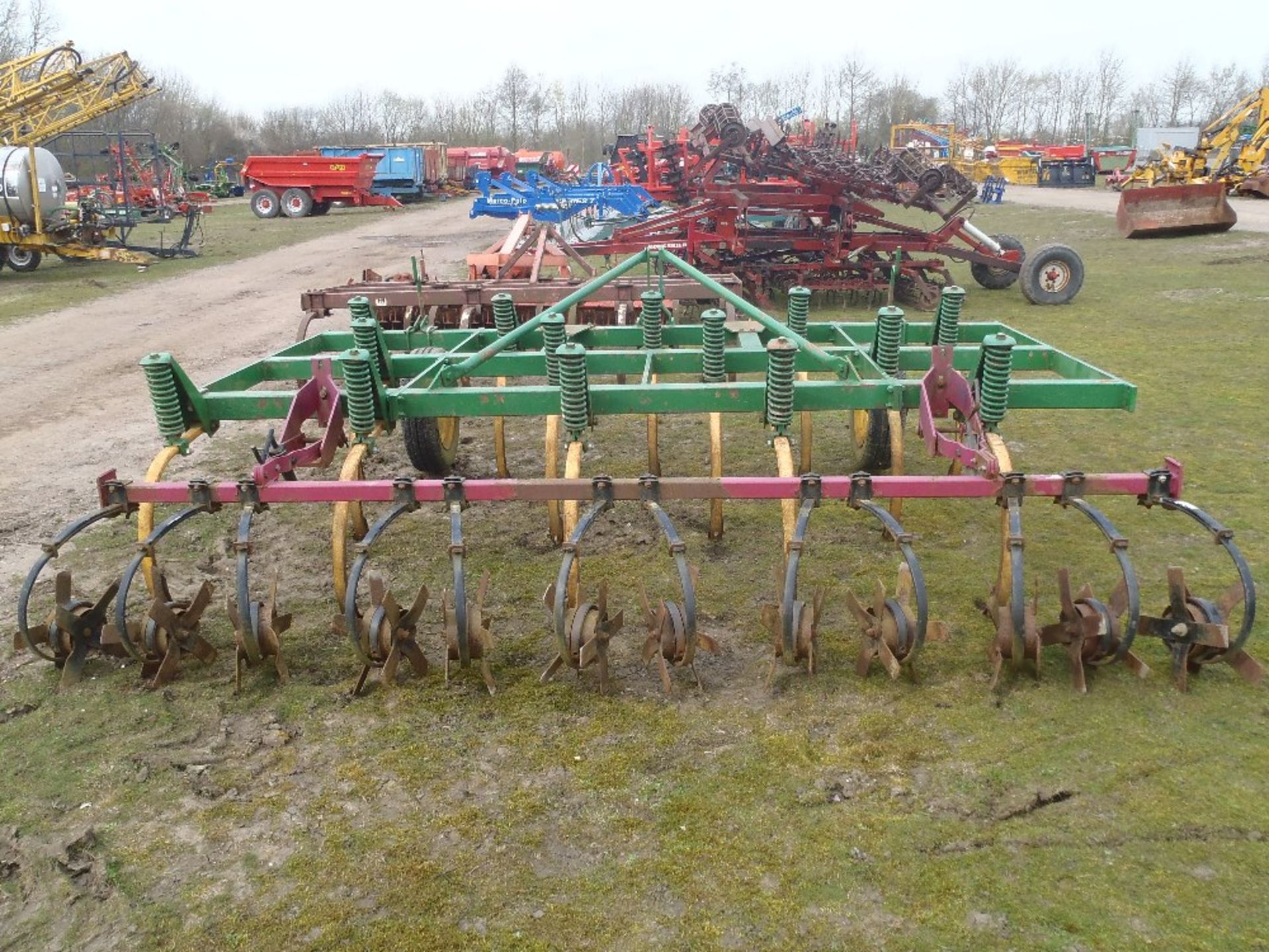 John Deere HD Chisel Plough with Rotoflex Harrow - Image 5 of 6