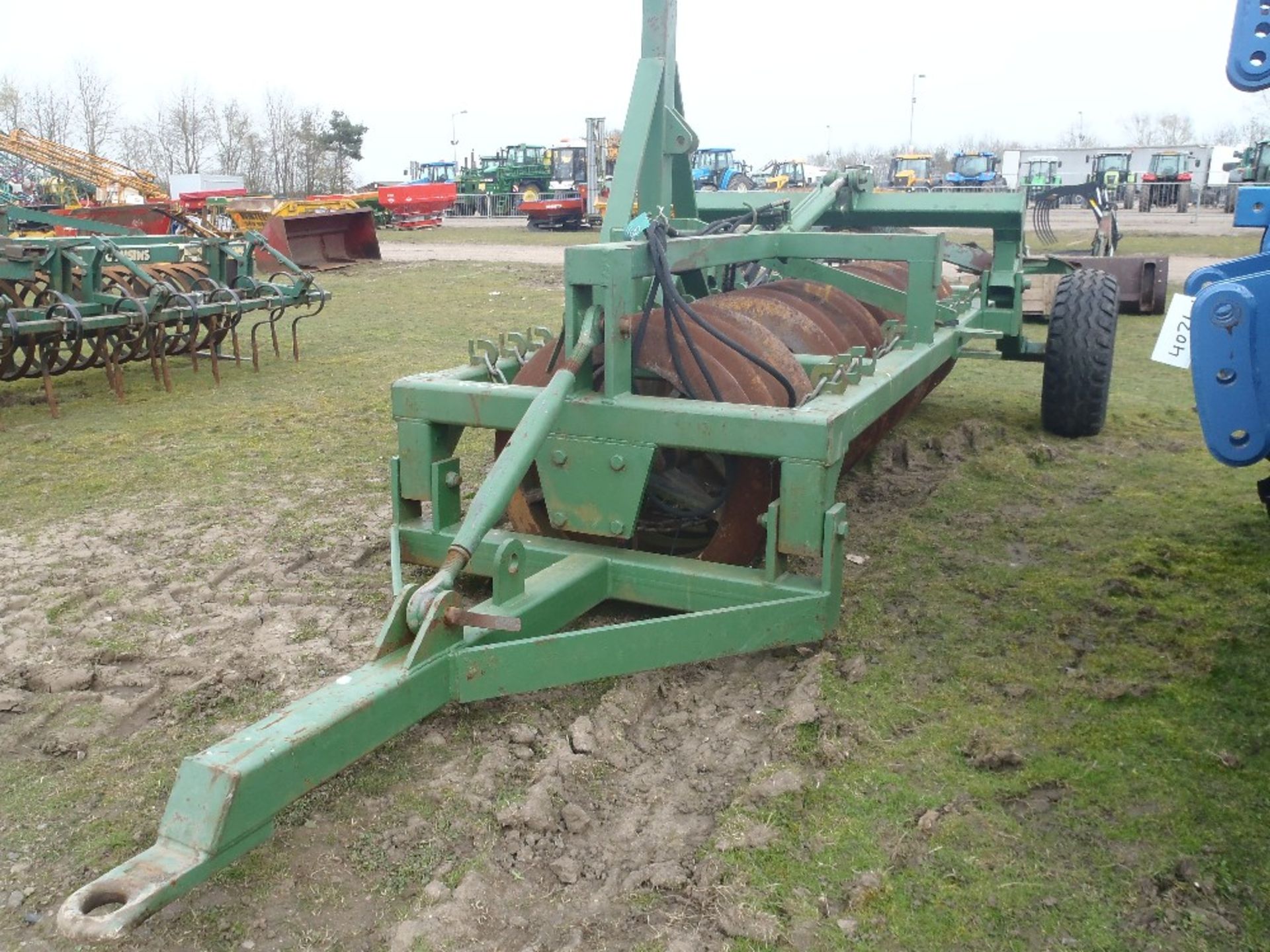 Cousins 3.2m Giant Land Packer - Image 5 of 5